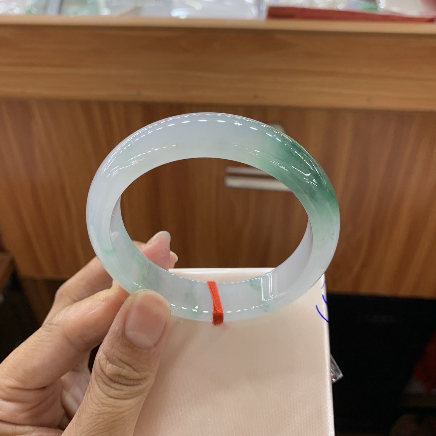 051940GX 冰飘花正圈翡翠手镯 55.5-13.6-9