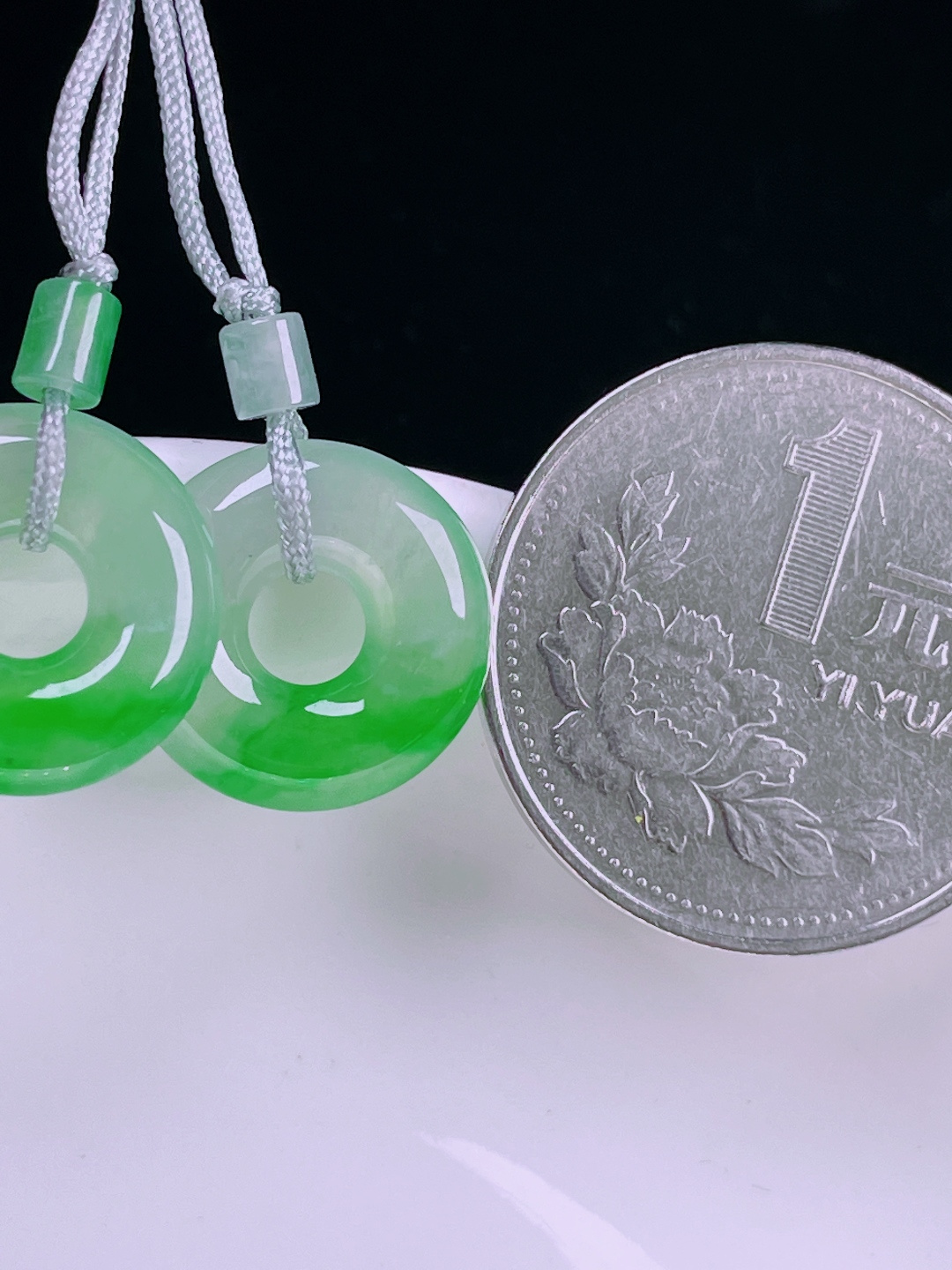 ️冰绿耳坠，老种起光，细底通透，尺寸：14.8/3.4mm0520