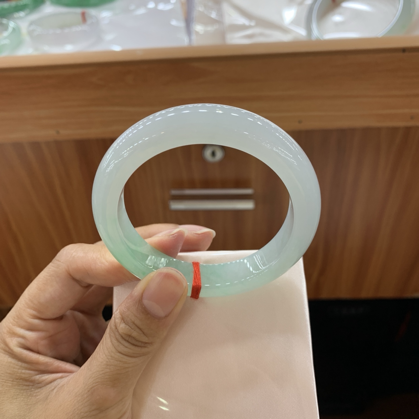 051903JJ 冰飘绿正圈翡翠手镯 54.5-12.4-9