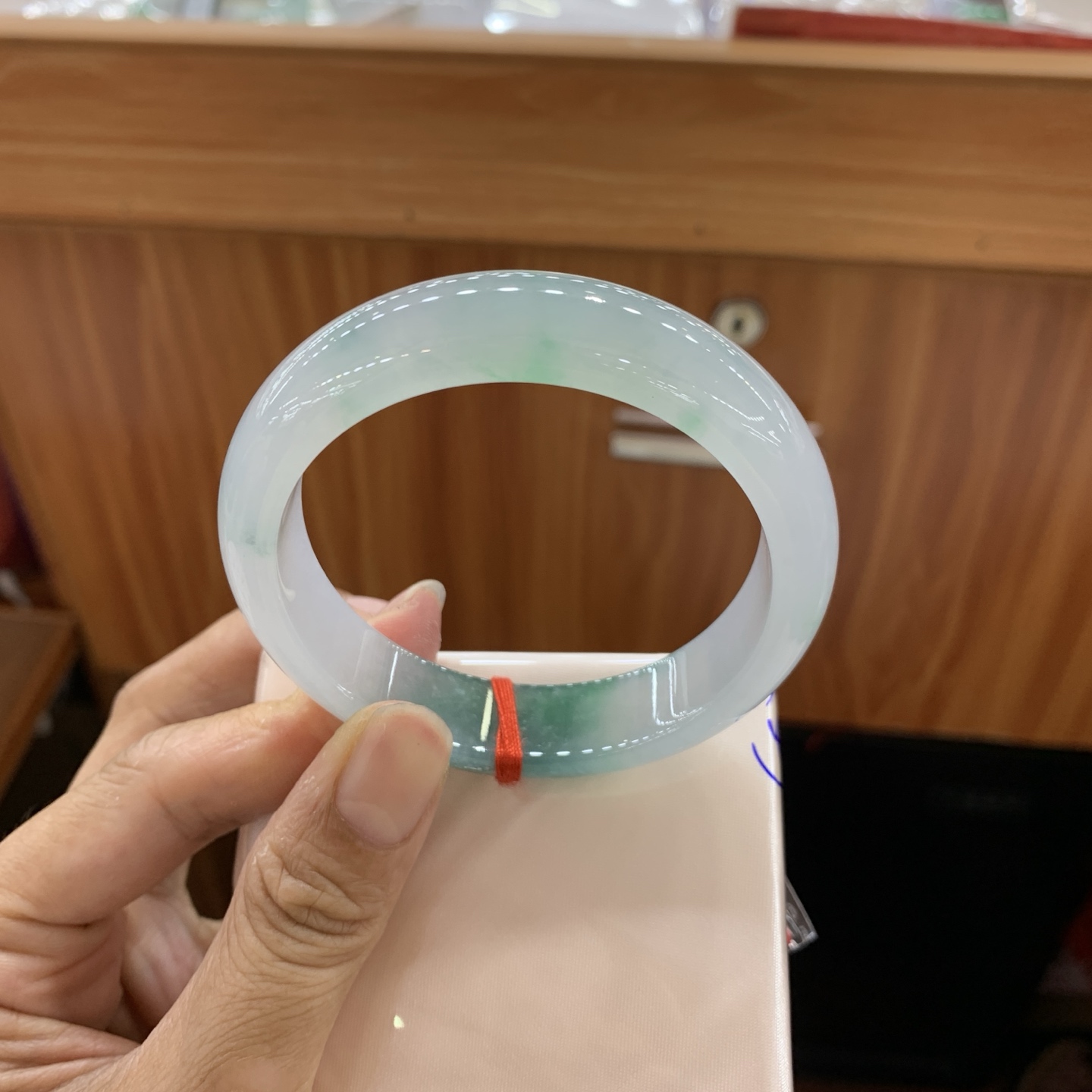 051940GX 冰飘花正圈翡翠手镯 55.5-13.6-9