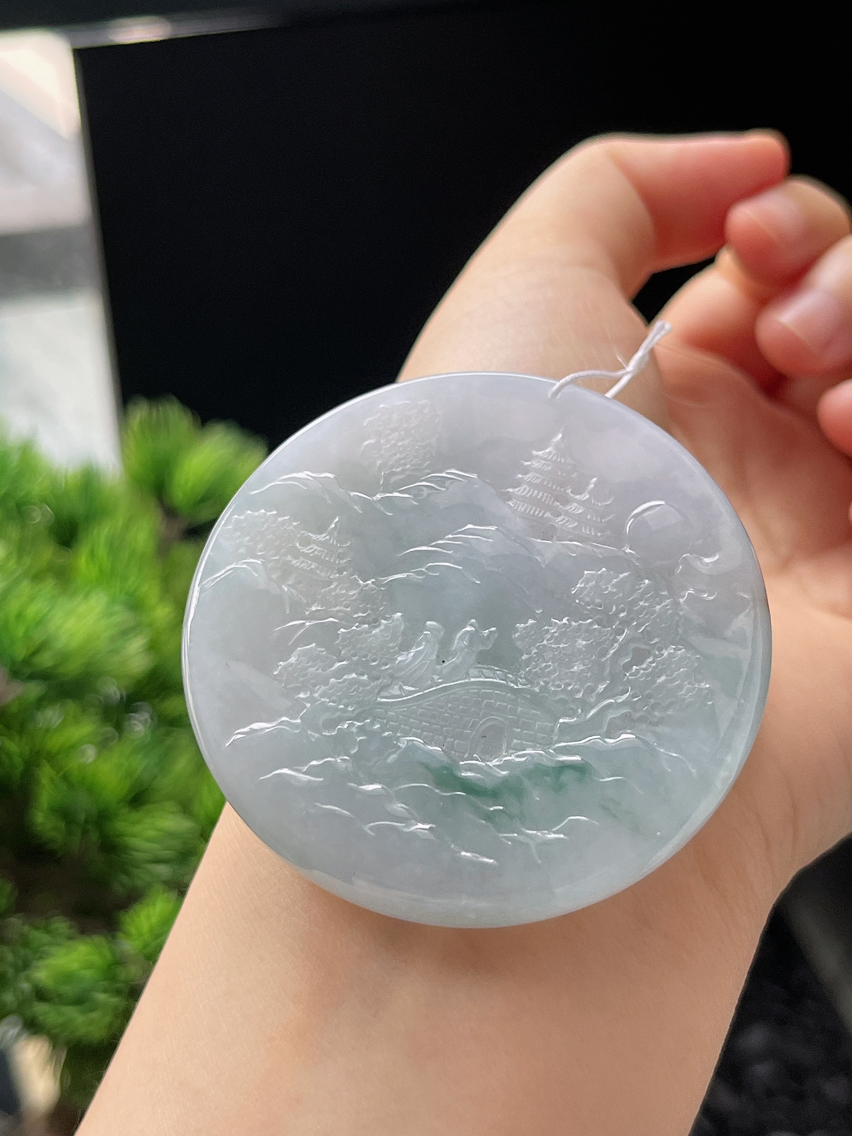 翡翠糯化种白色山水牌