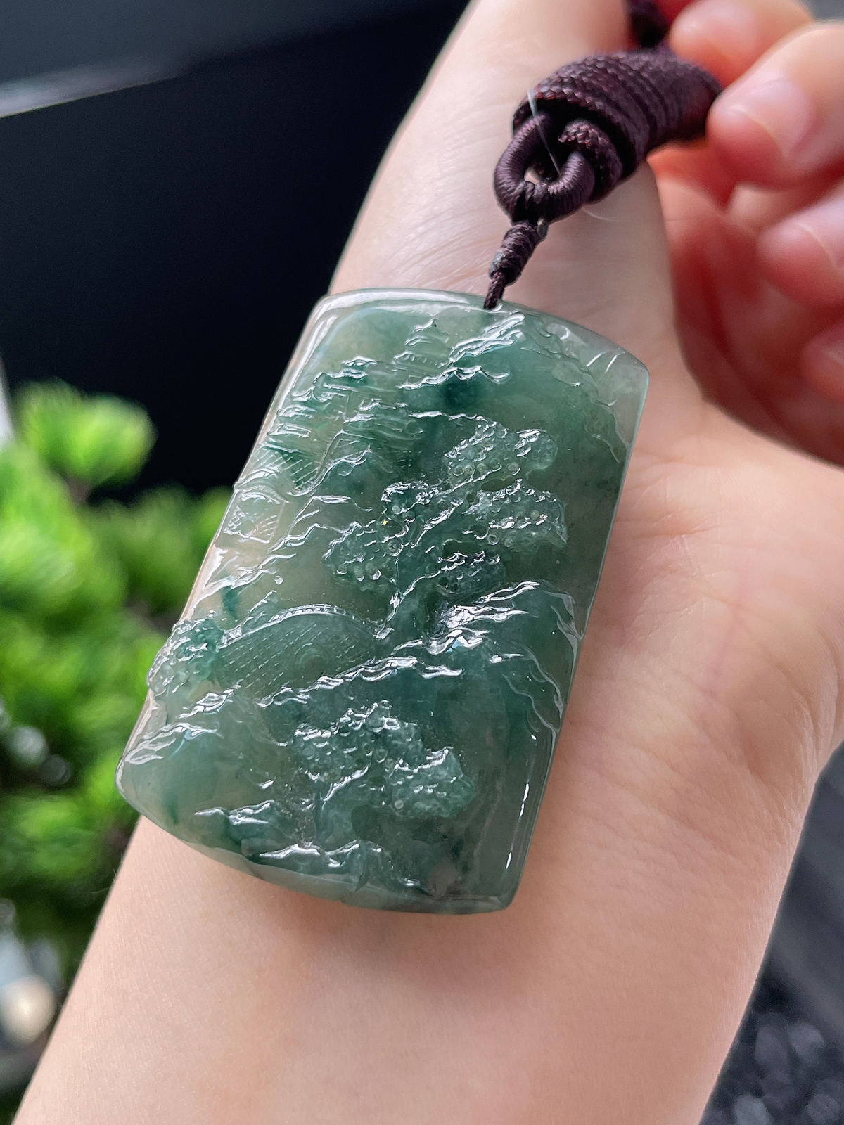 翡翠糯化种飘绿山水牌