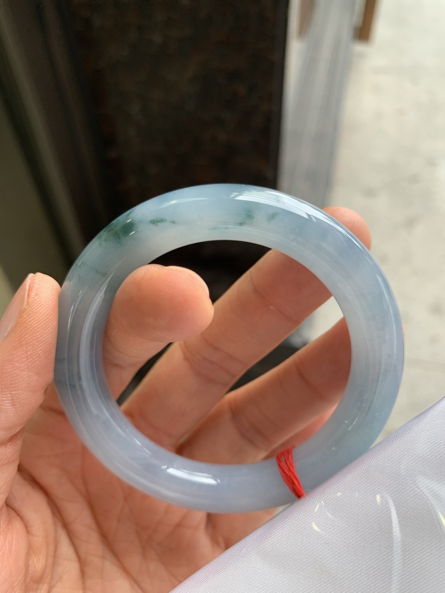 圆条蓝紫飘花 有纹 尺寸：53.2/11 细腻