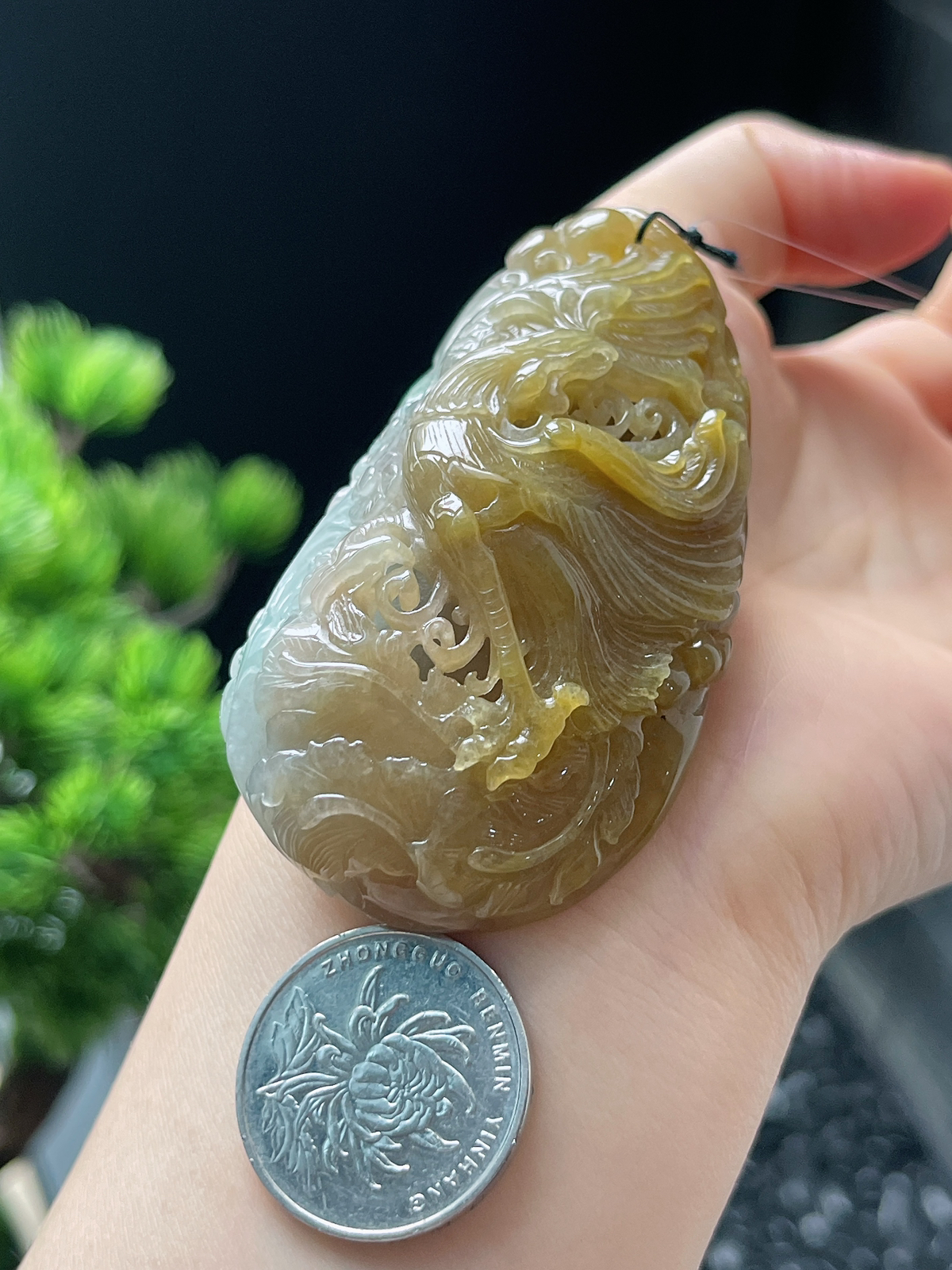 翡翠糯化种黄色吊坠