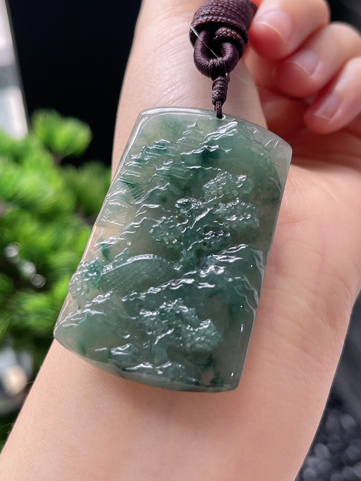 翡翠糯化种飘绿山水牌