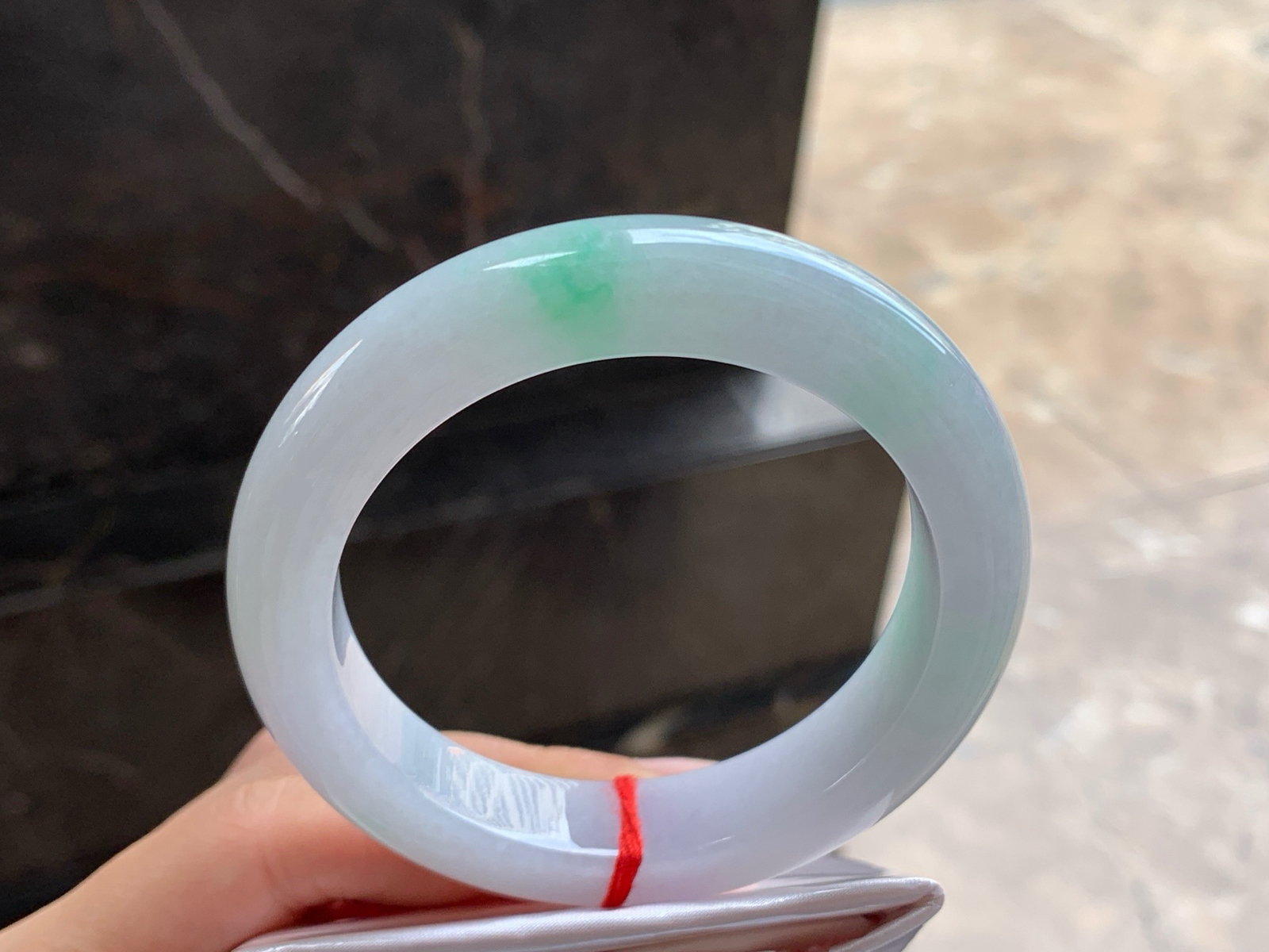 56.5-13.1-10.6

飘绿手镯^_^清新