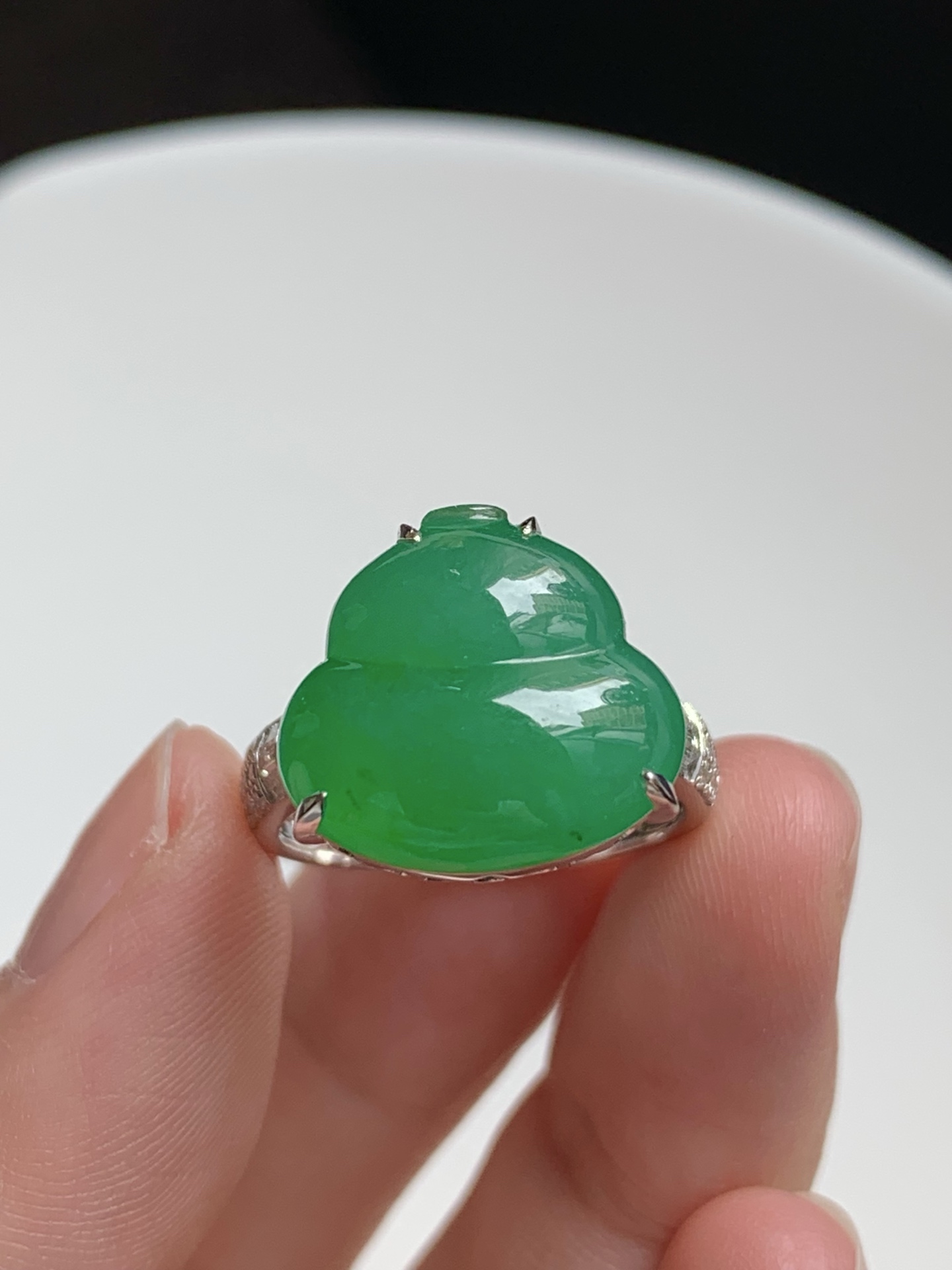️【18k金镶嵌葫芦戒指】种老细腻，色阳浓郁起胶尺寸：圈口：14，成品：14*15.2*8.9，裸