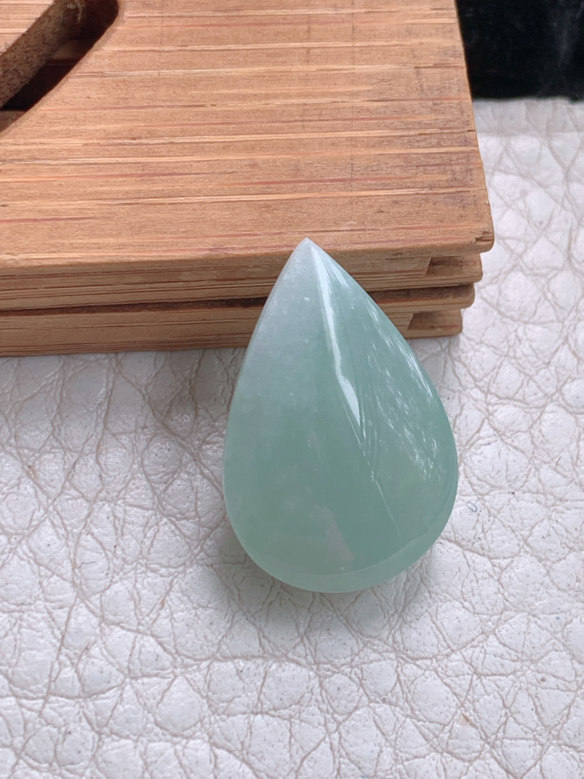 zz3实拍22*15*9天然缅甸翡翠冰润水滴吊坠