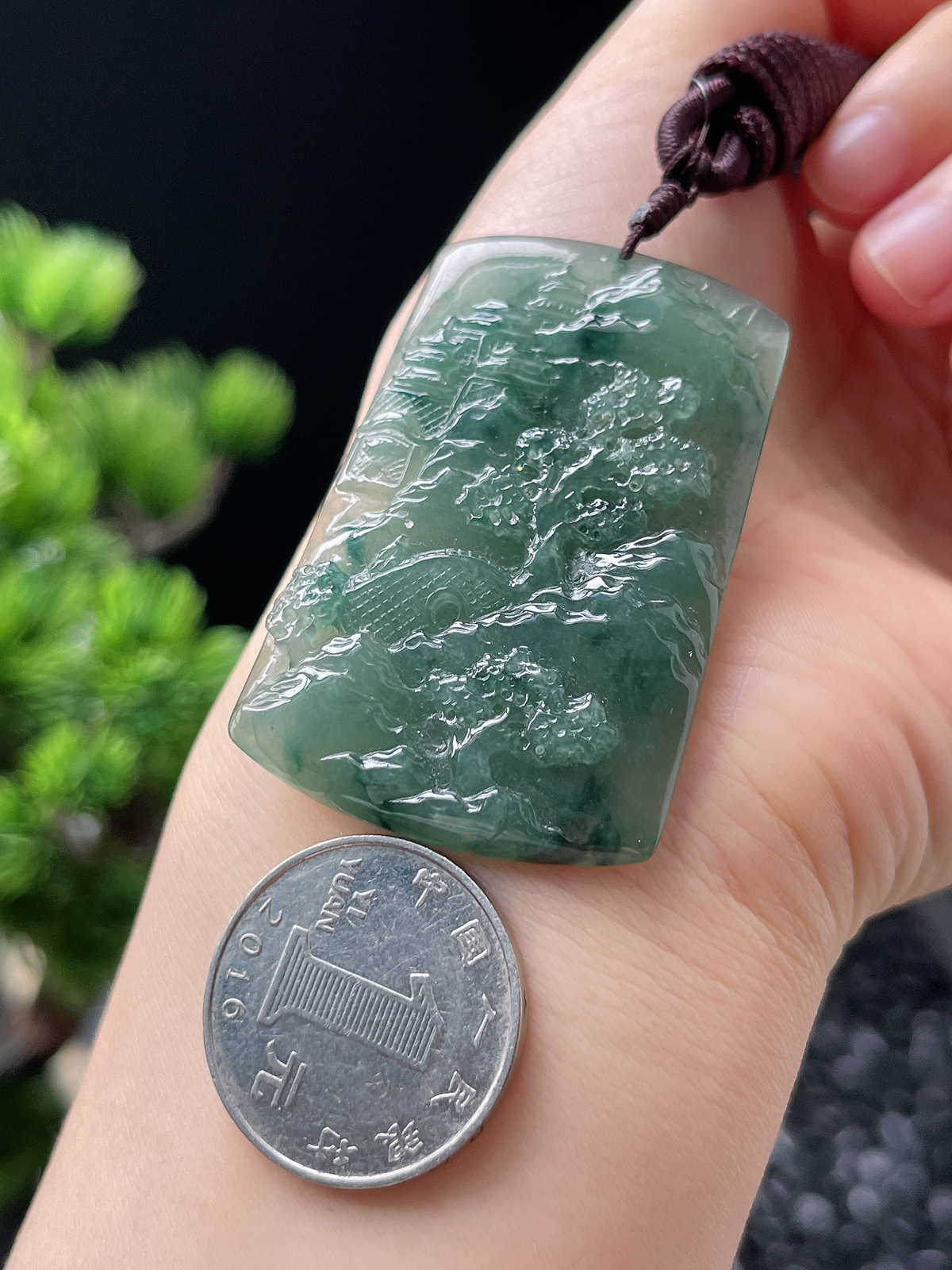 翡翠糯化种飘绿山水牌
