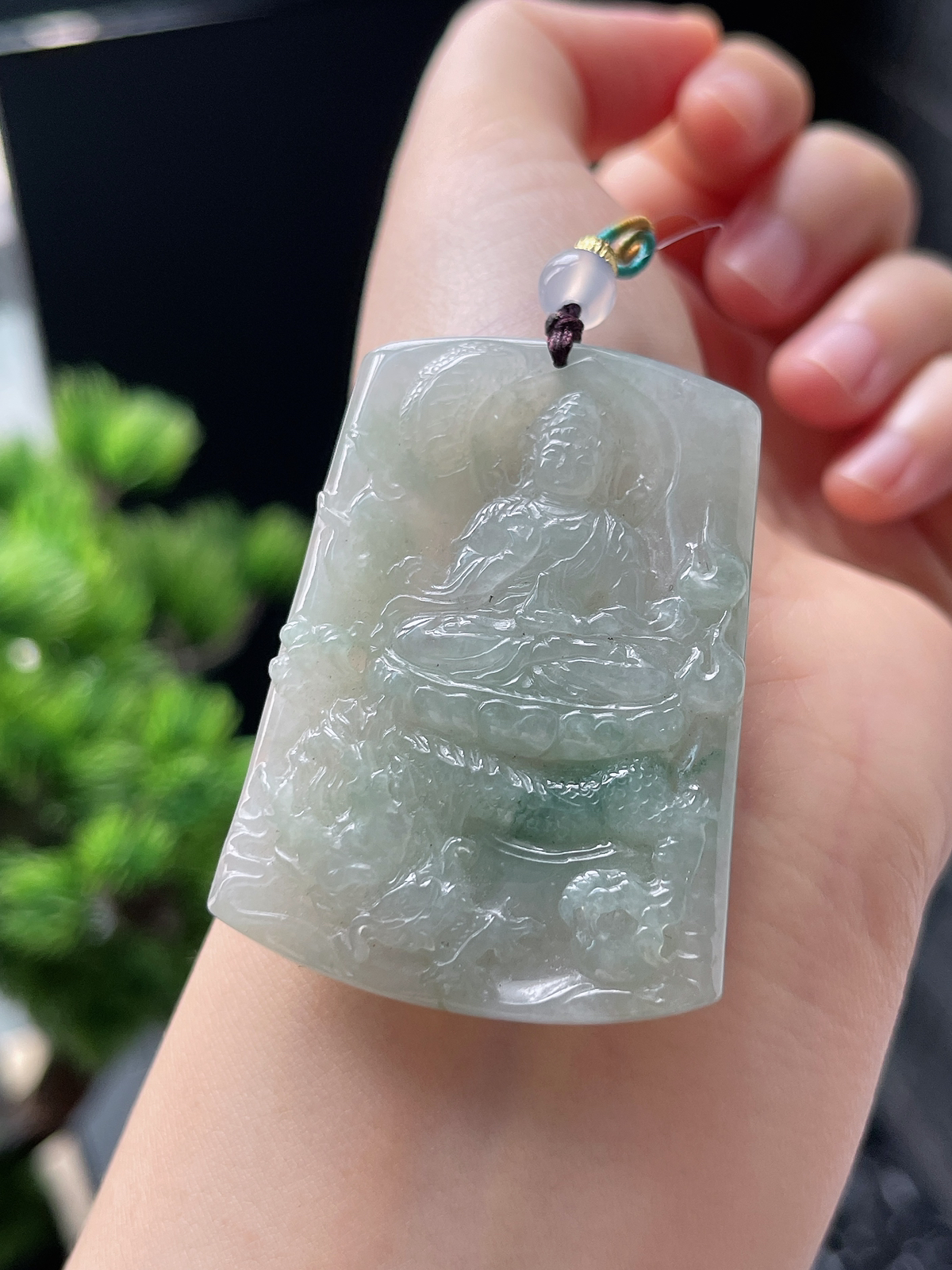 翡翠糯化种绿色挂件
