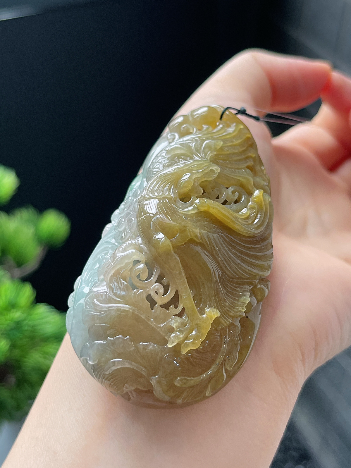 翡翠糯化种黄色吊坠