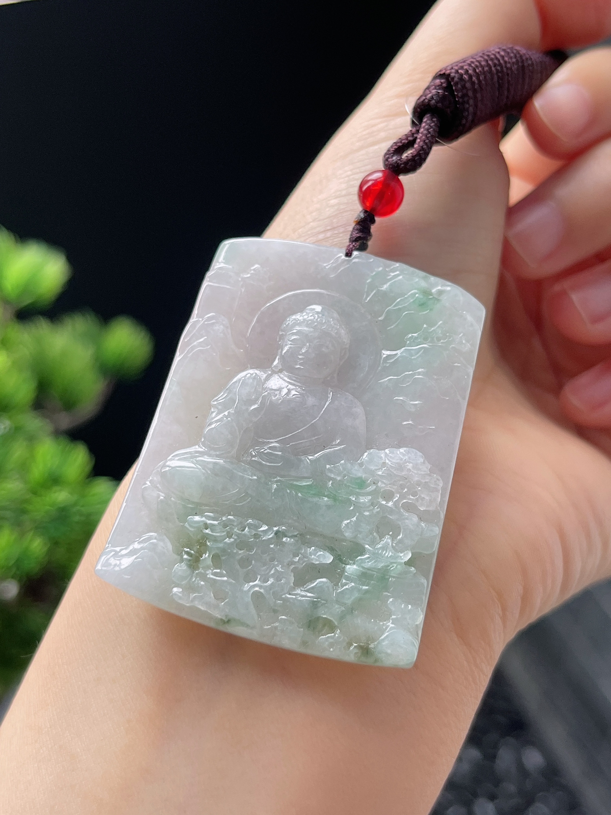 翡翠糯化种飘花观音吊坠