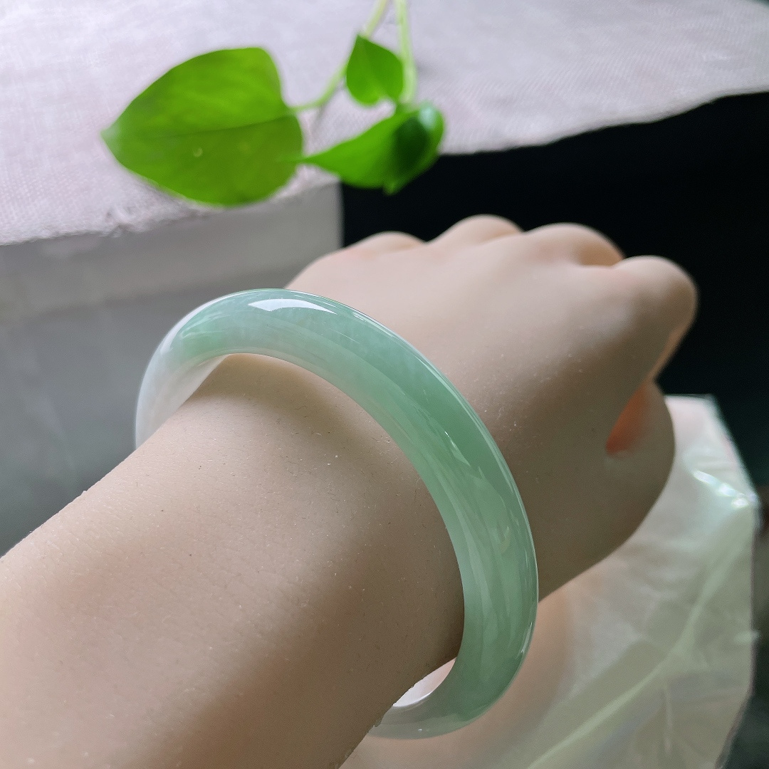 绿底正圈，窄条，水润细腻，清新简约，半山水，贵气，洒金，无裂，ss52228a