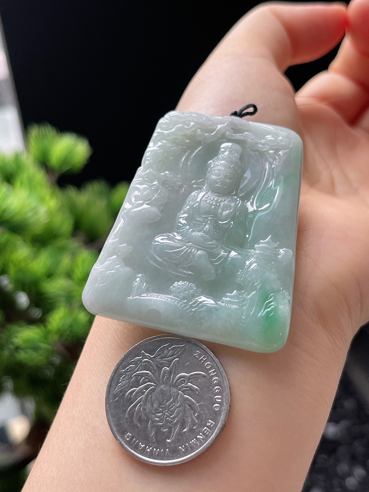 翡翠糯化种飘花吊坠