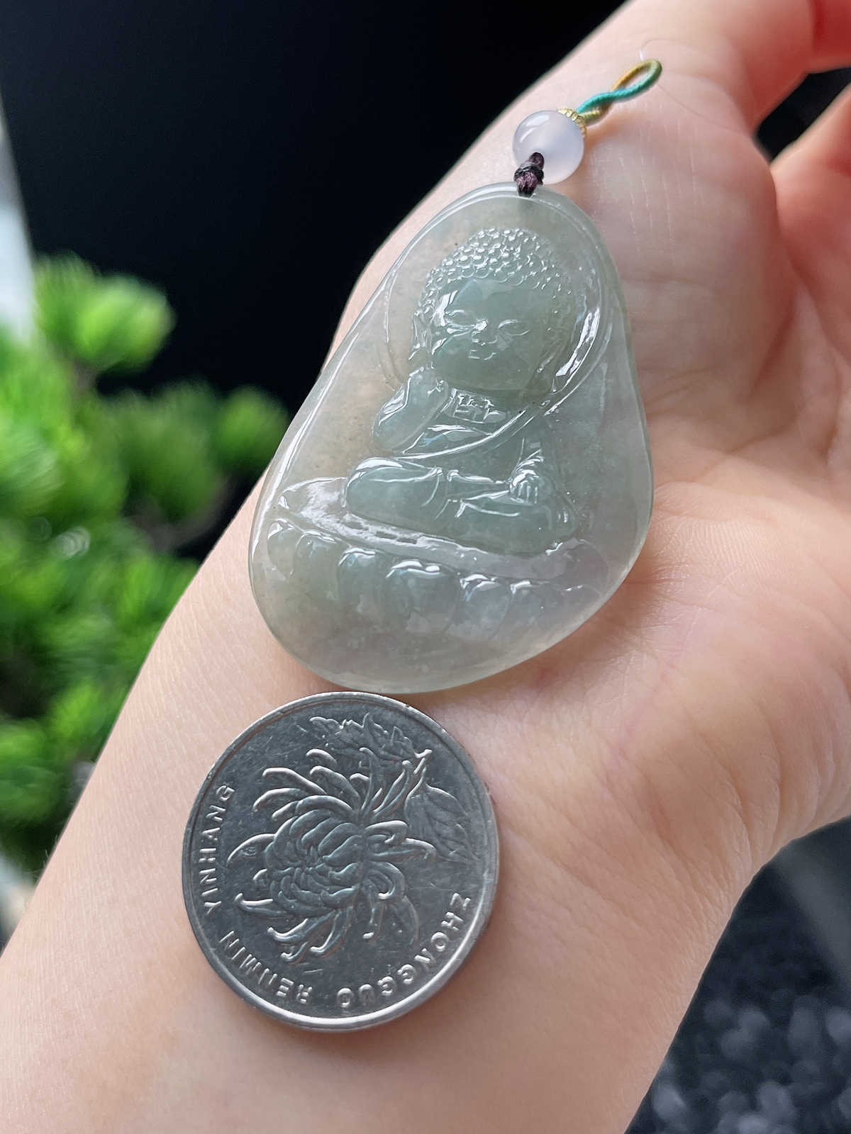 翡翠冰糯种淡绿色吊坠