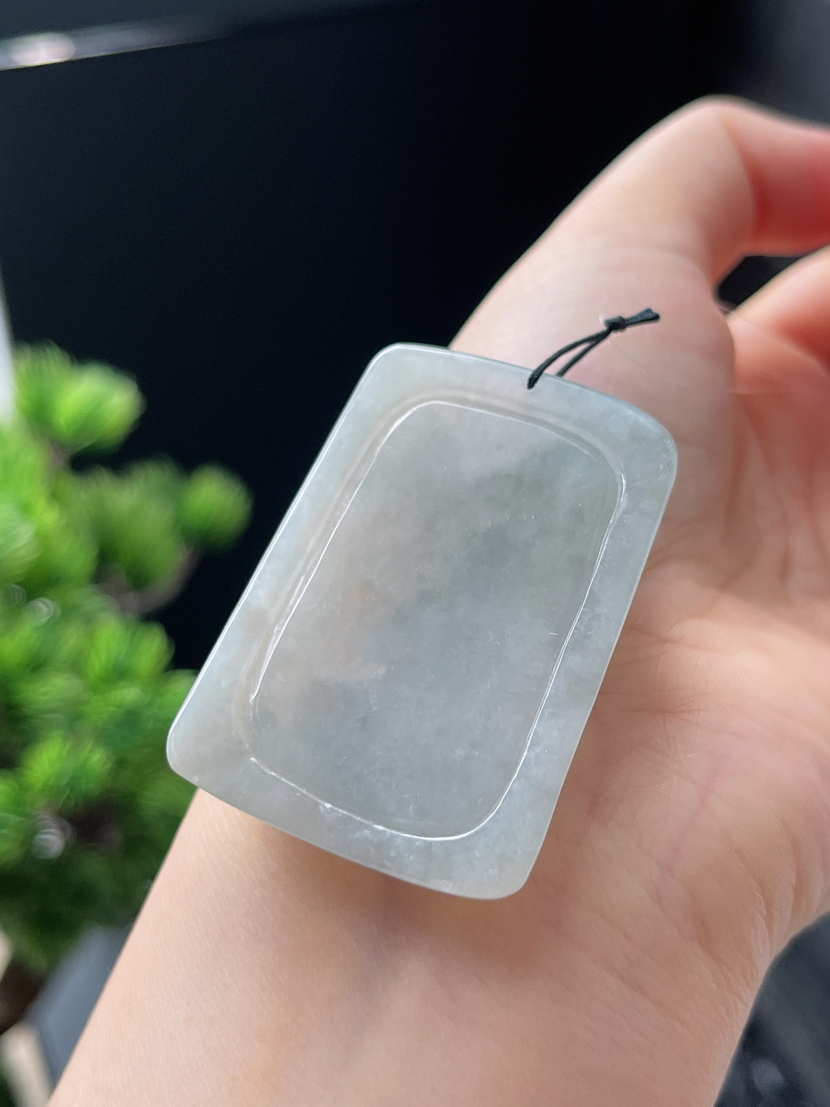 翡翠糯化种白色吊坠