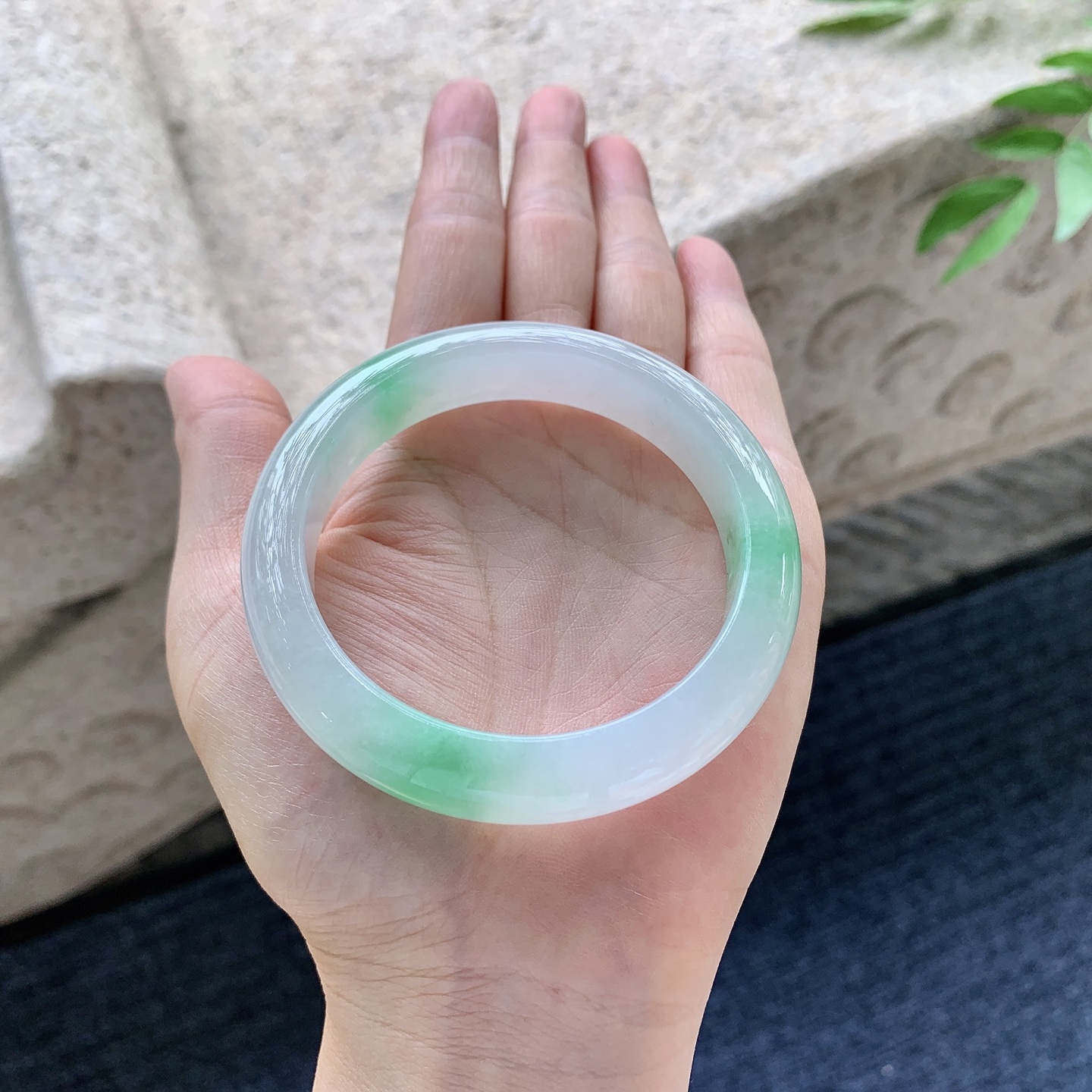 正圈 55 细糯飘绿，水润，种老，打灯有棉线