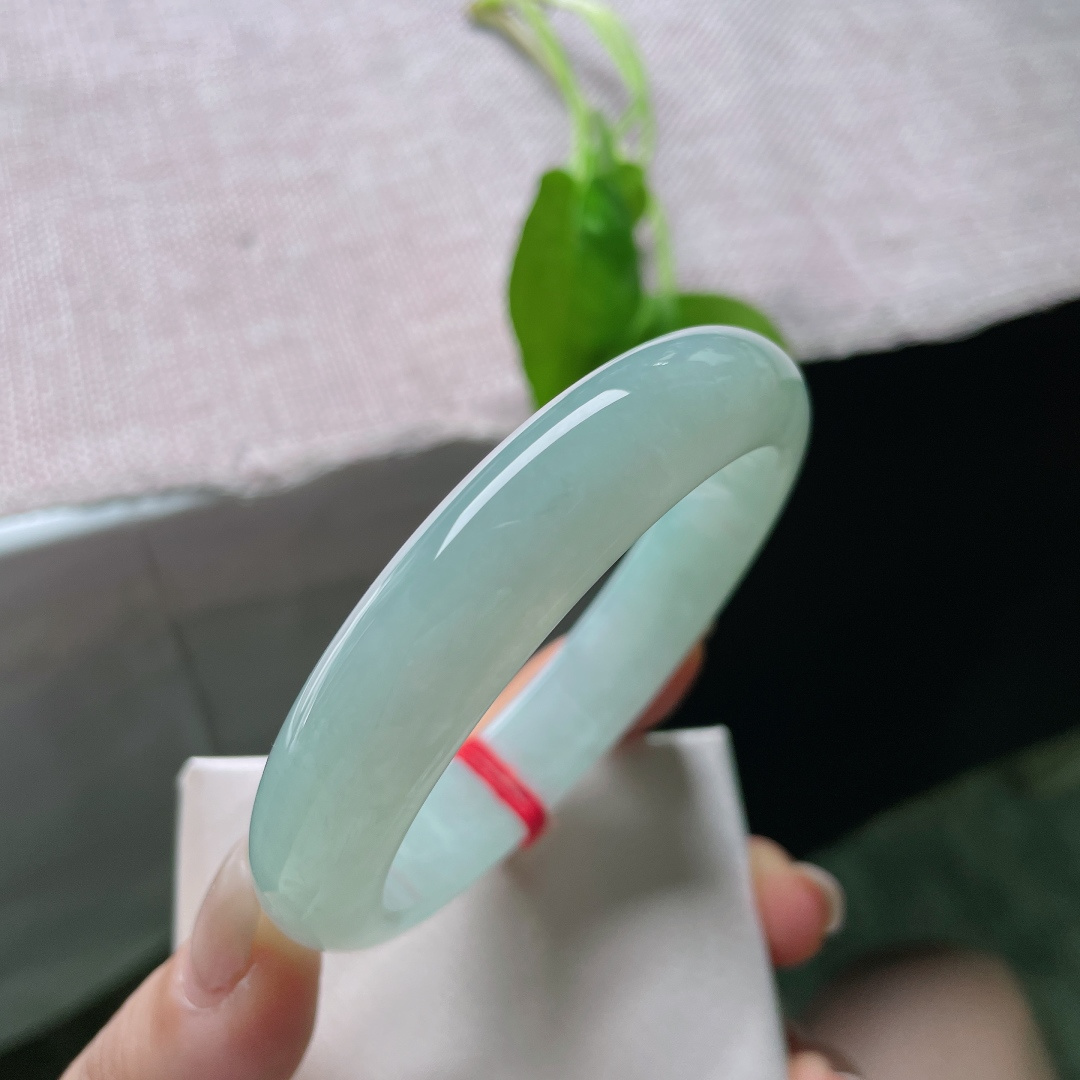 绿底正圈，水润，细腻，耐看，甜美，优雅，清新淡雅，无裂，ss51522a