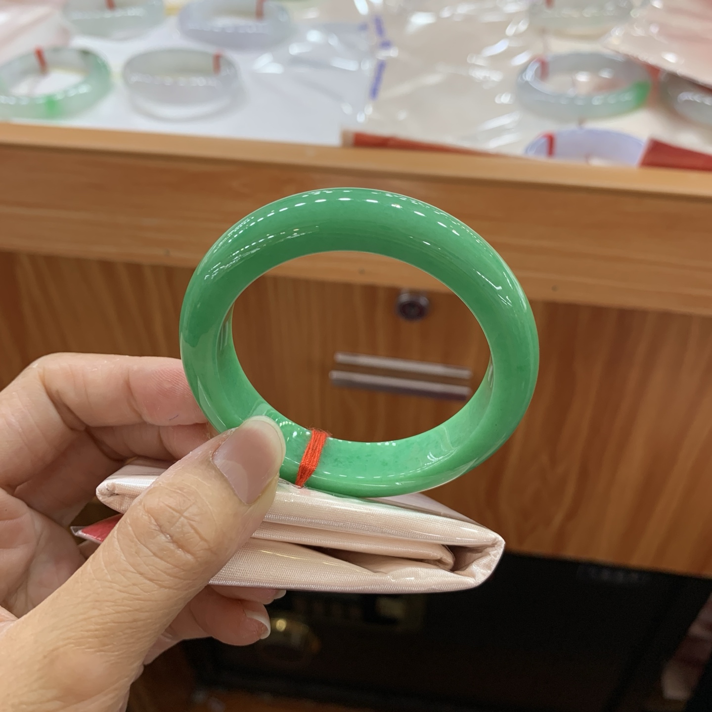 052018CK 满绿正圈翡翠手镯 50.6-12-8.5