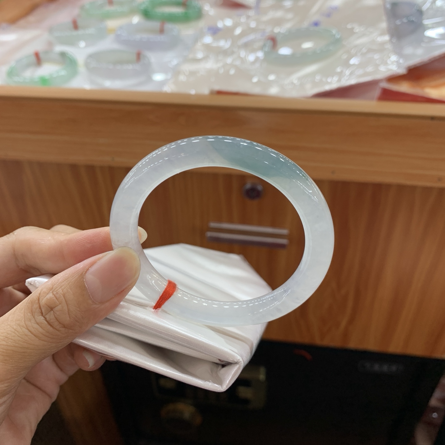 052023XYJM 冰飘花圆条翡翠手镯 53.2-8.3