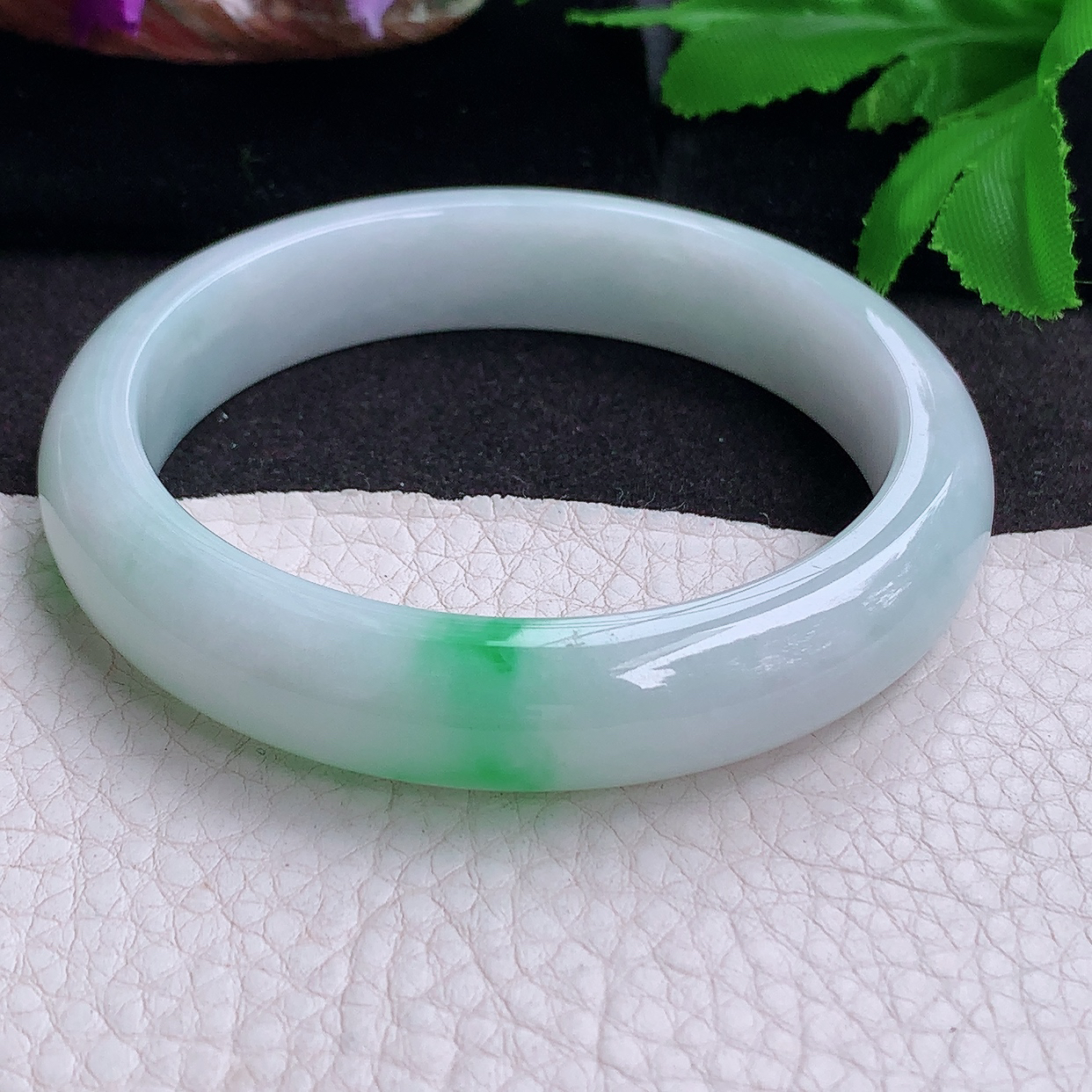 yh大圈口60*12.8*8.5白底青镯 缅甸翡翠a货玉手镯胶感飘阳绿正圈玉手环