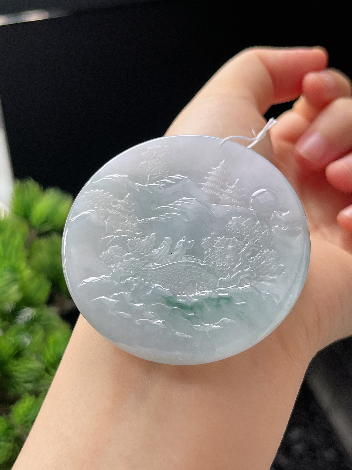 翡翠糯化种白色山水牌