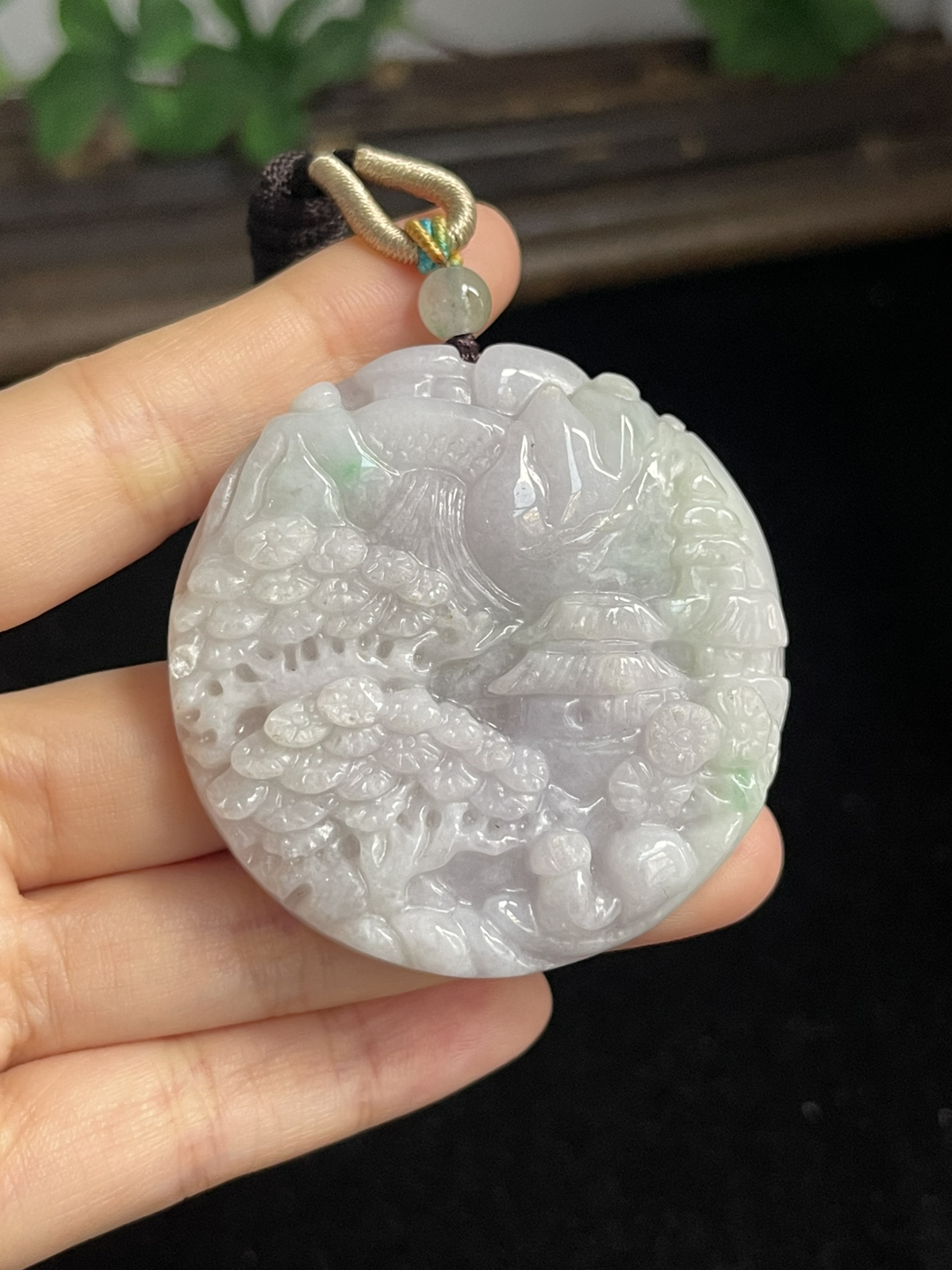 翡翠吊坠，配珠未测