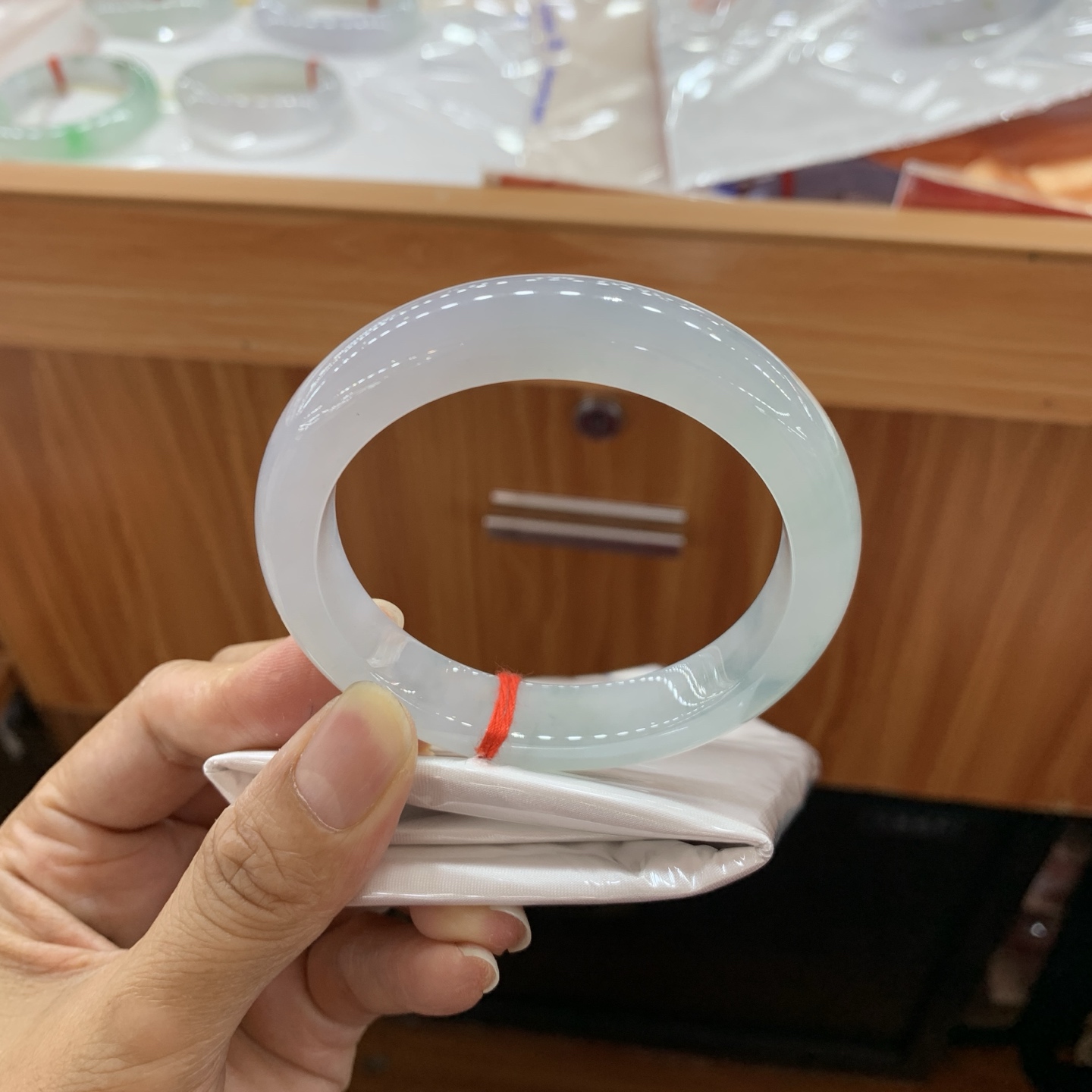052021XY 飘花正圈翡翠手镯 55.8-12-8.8