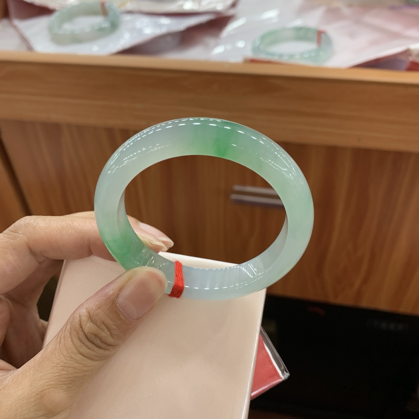 冰飘绿正圈翡翠手镯 51-11.3-8