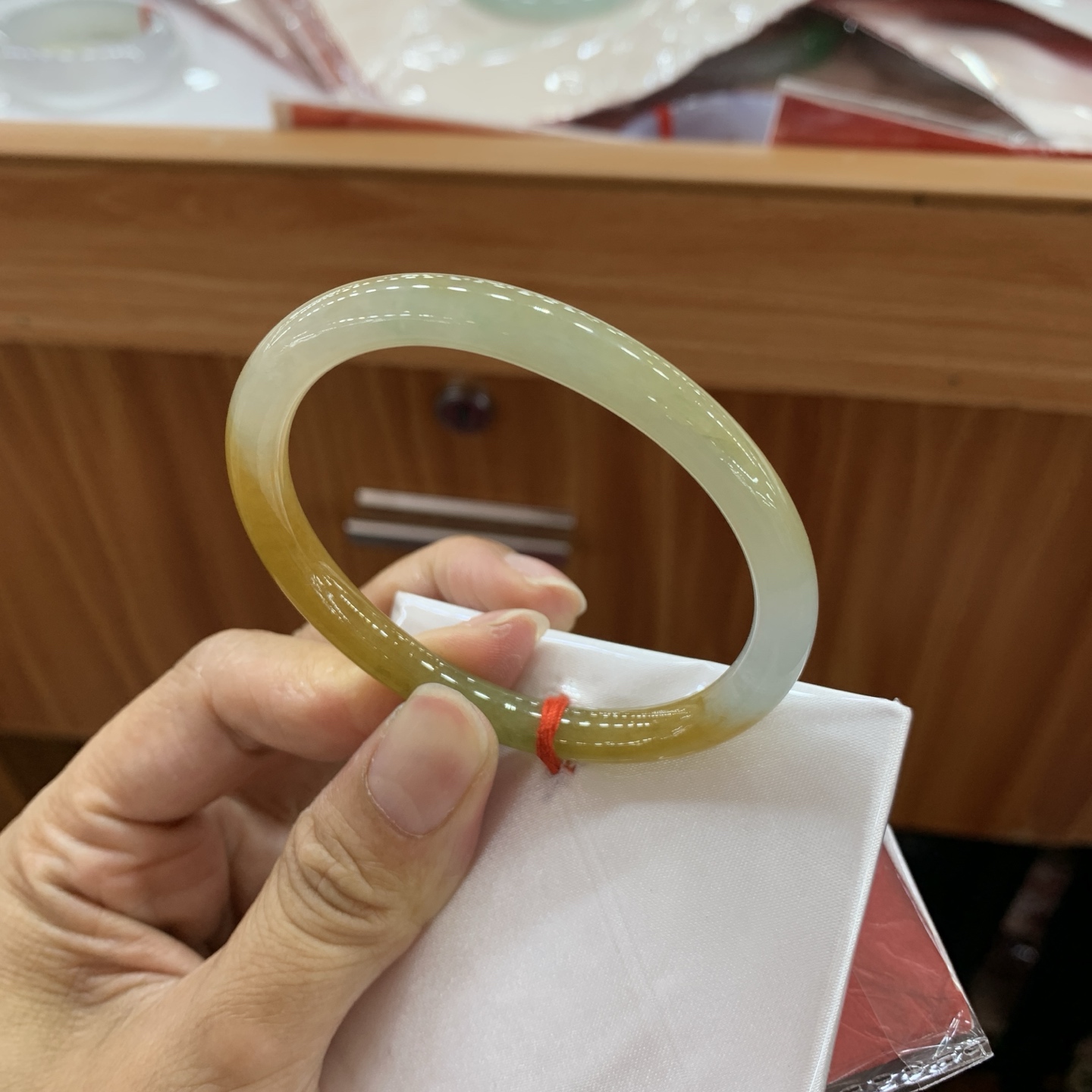052003GX 黄翡贵妃翡翠手镯 55.4-46.5-6.7-6.5