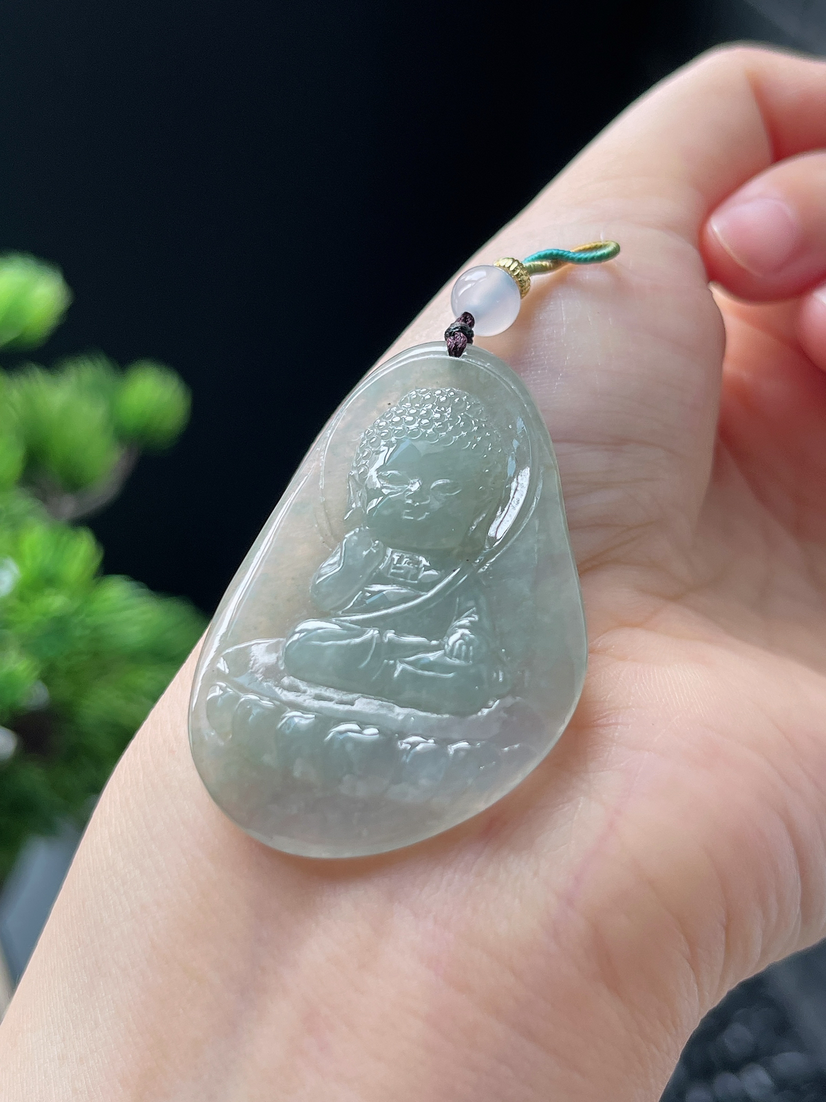 翡翠冰糯种淡绿色吊坠