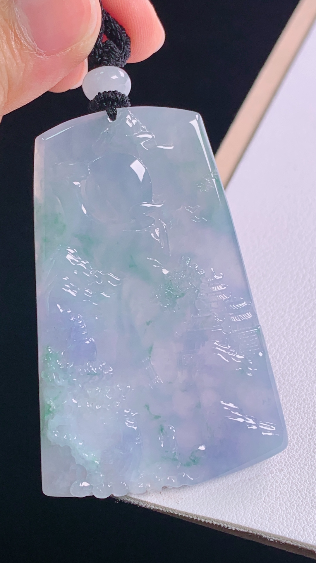 冰紫山水牌，紫气东来，雕工精湛，无裂，尺寸:66.0-60.2-40.0-5.5mm 18