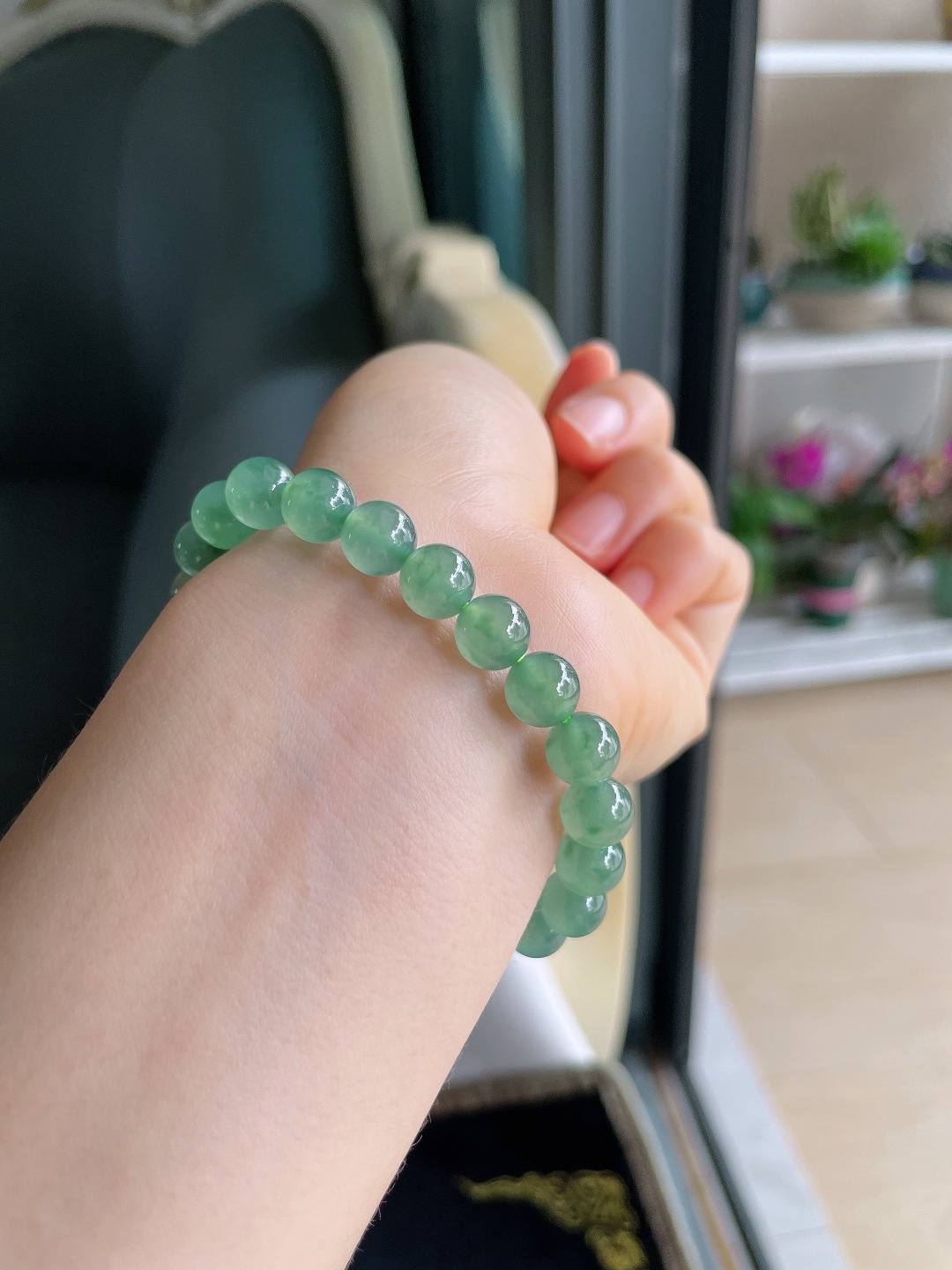天然翡翠A货，冰飘花手串，尺寸：7.8mm。【编4224】