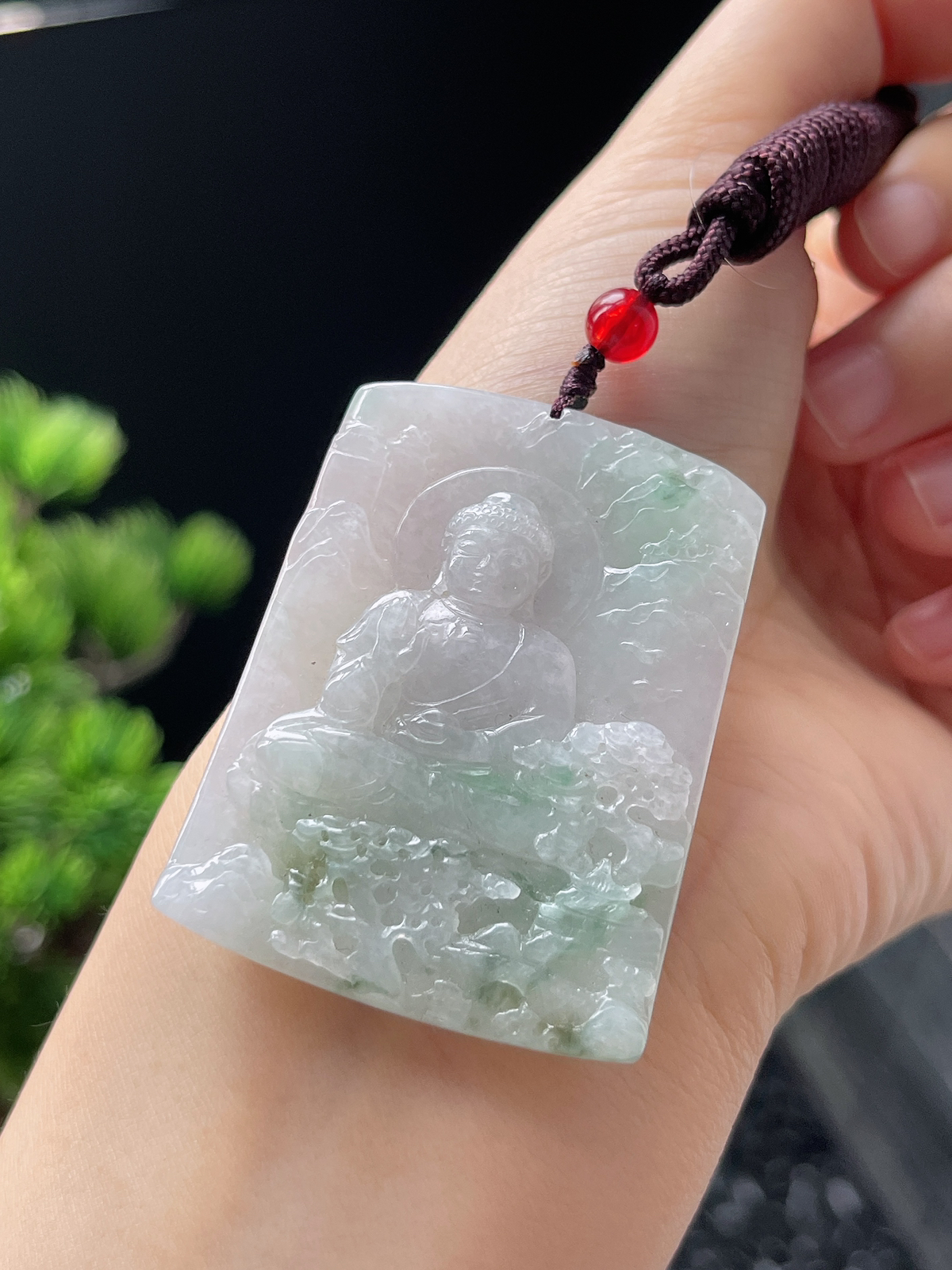 翡翠糯化种飘花观音吊坠