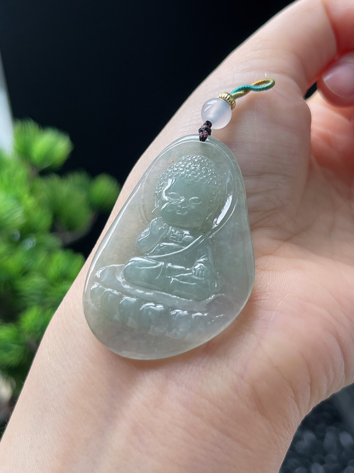 翡翠冰糯种淡绿色吊坠
