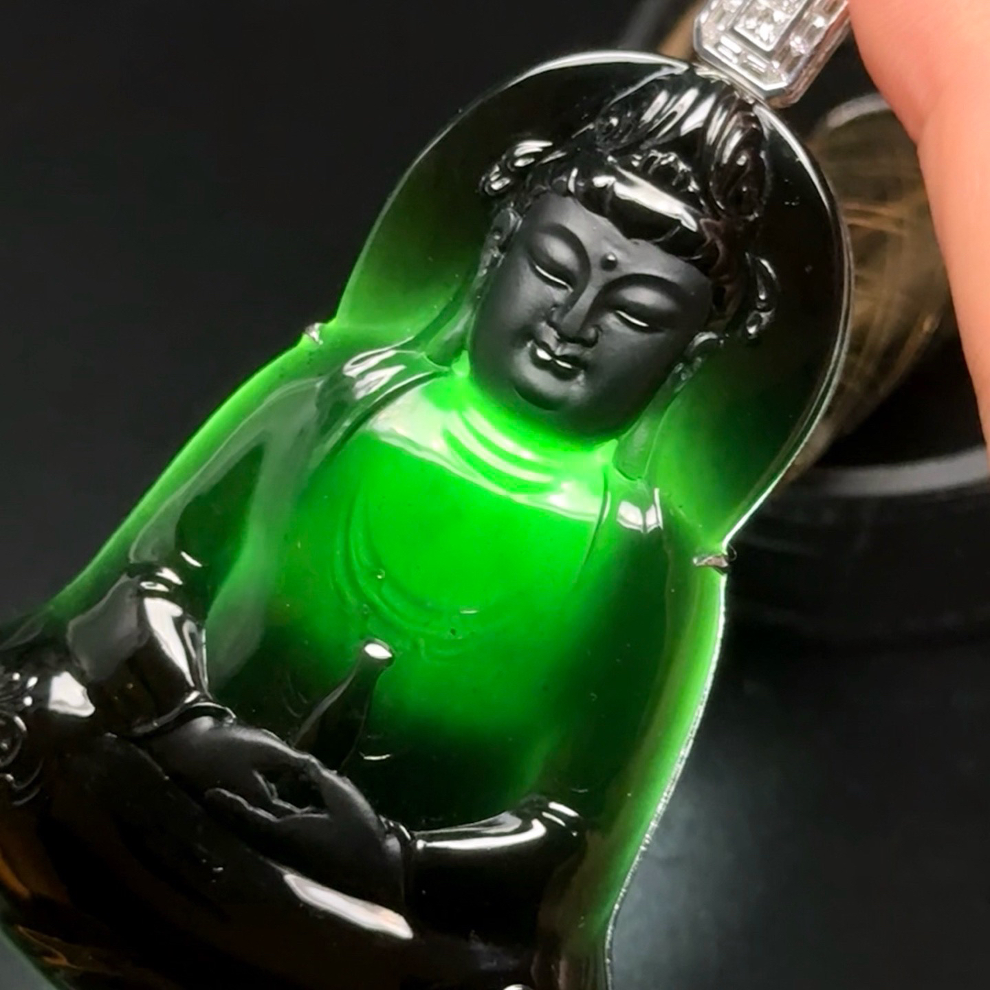 墨翠观音 打灯通透 油性十足 种好色正 黑度好 尺寸84.6