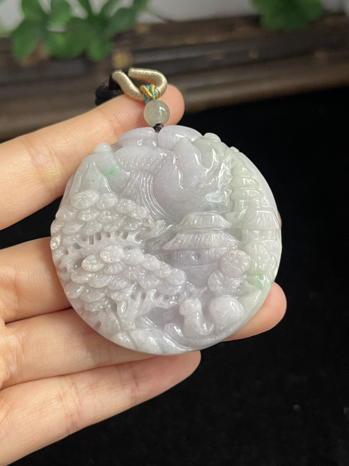 翡翠吊坠，配珠未测