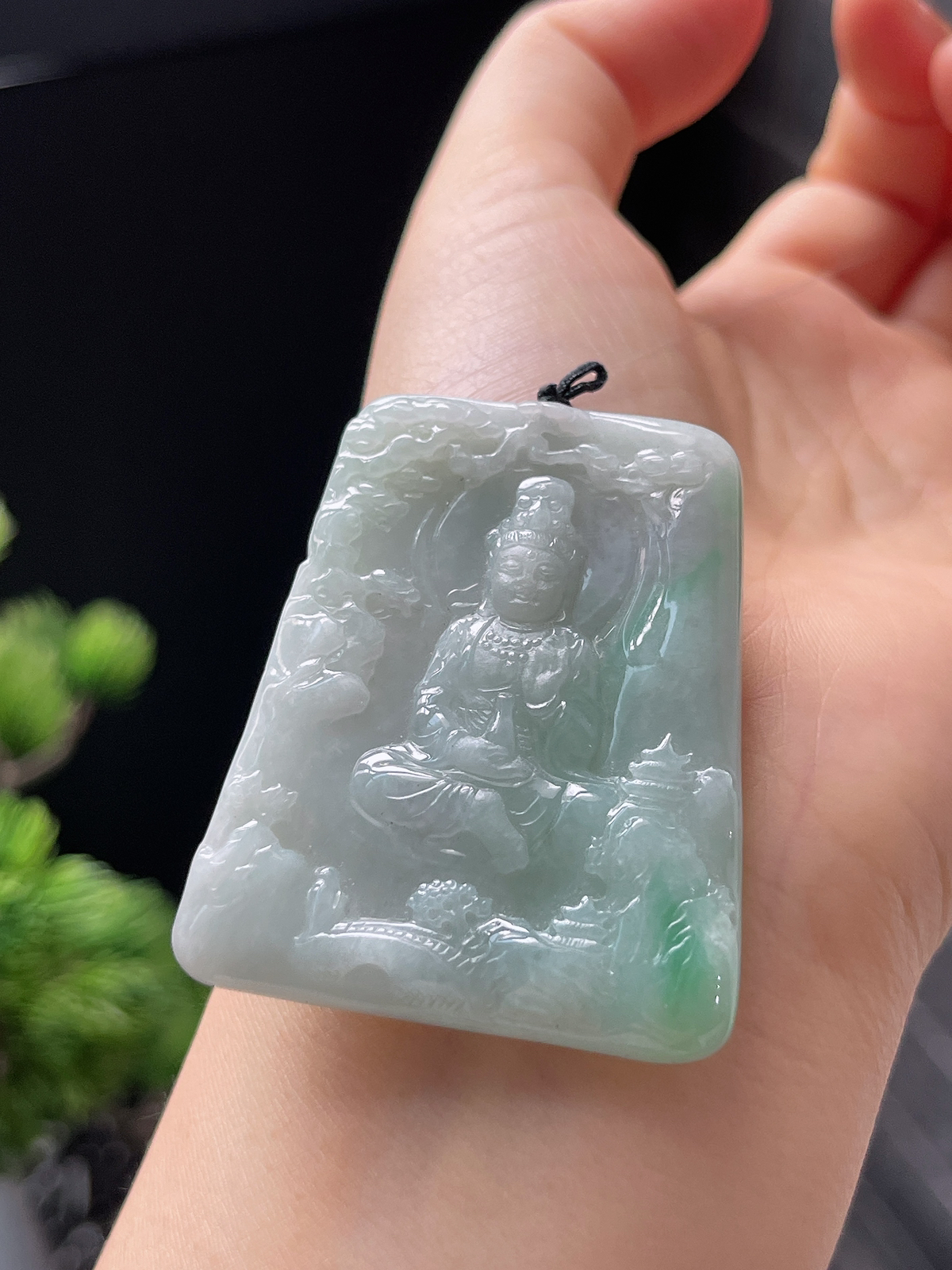 翡翠糯化种飘花吊坠