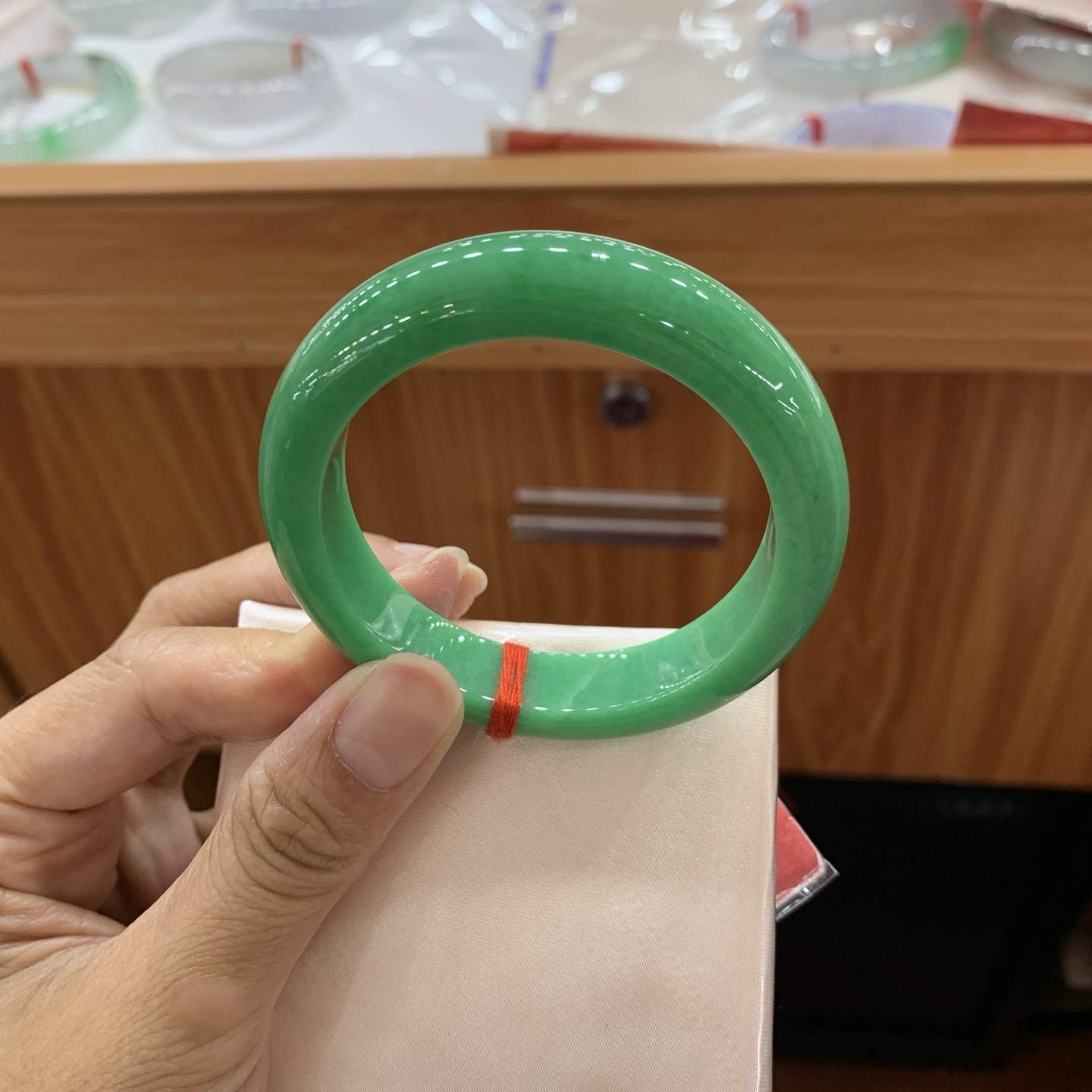 052018CK 满绿正圈翡翠手镯 50.6-12-8.5