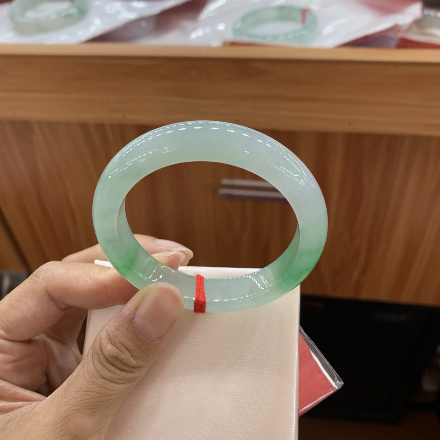 冰飘绿正圈翡翠手镯 51-11.3-8