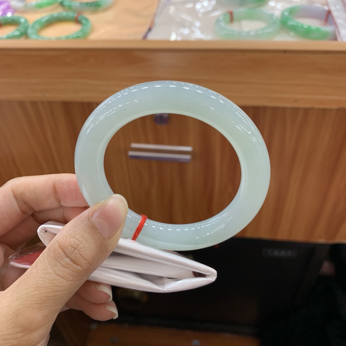 052112MMJ 冰蓝胶圆条翡翠手镯 55.1-11.2-11