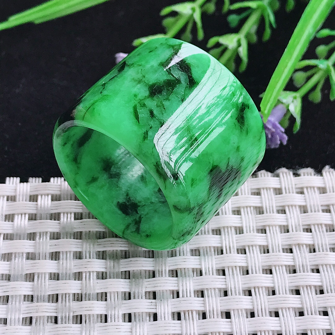 实拍A货翡翠23.7/23/4老坑精美辣阳绿满绿扳指男士大号