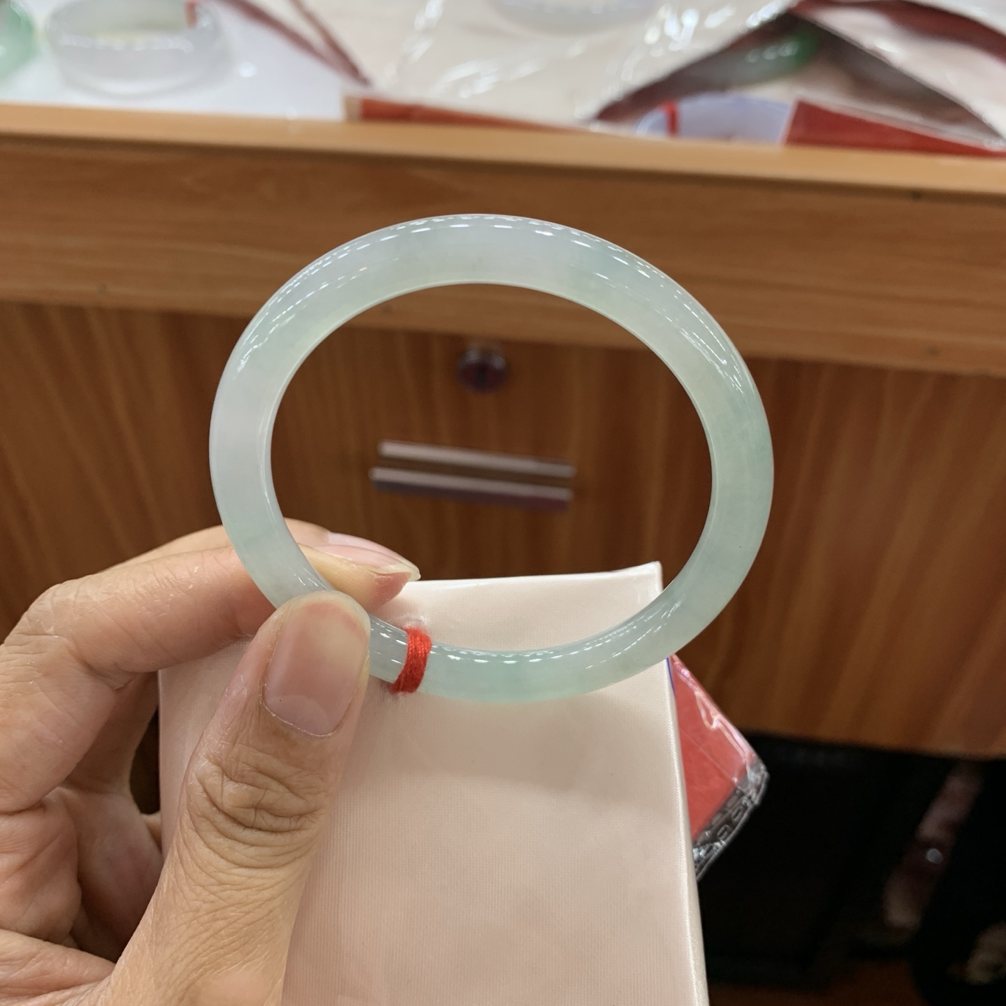 052004GX 冰底色圆条翡翠手镯 54.7-7