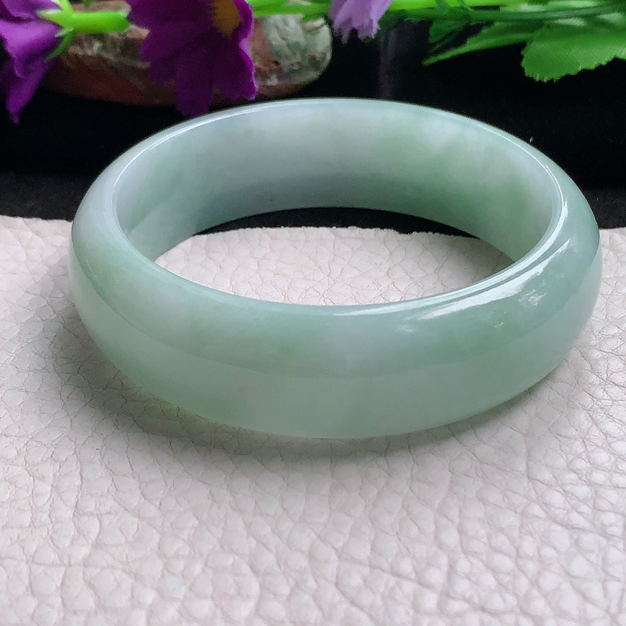 js实拍58*18*9.5轮胎镯 缅甸翡翠a货玉手镯浅绿厚装正圈玉手环