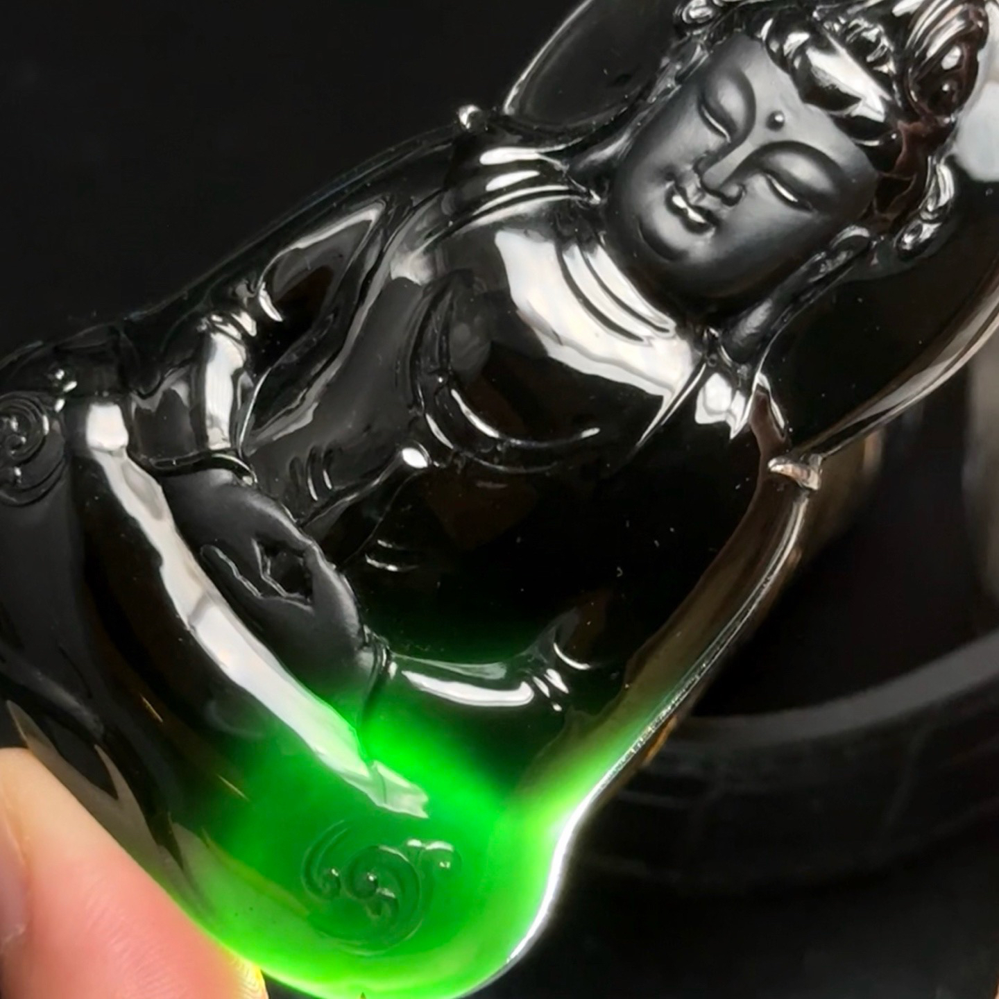 墨翠观音 打灯通透 油性十足 种好色正 黑度好 尺寸84.6