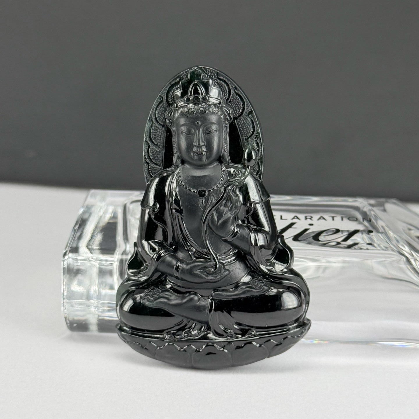 精品墨翠正装观音 种好色正 黑度极好 打灯通透 油性十足 厚桩大气  尺寸61.3
