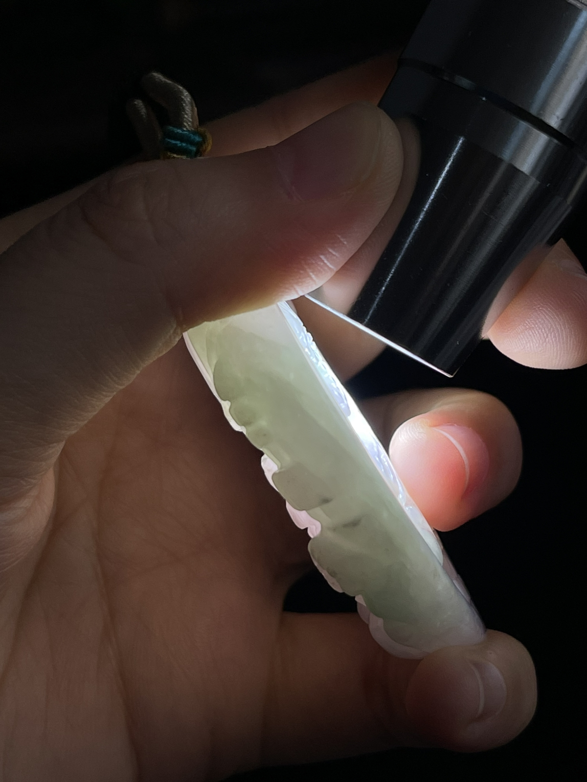 翡翠吊坠，配珠未测