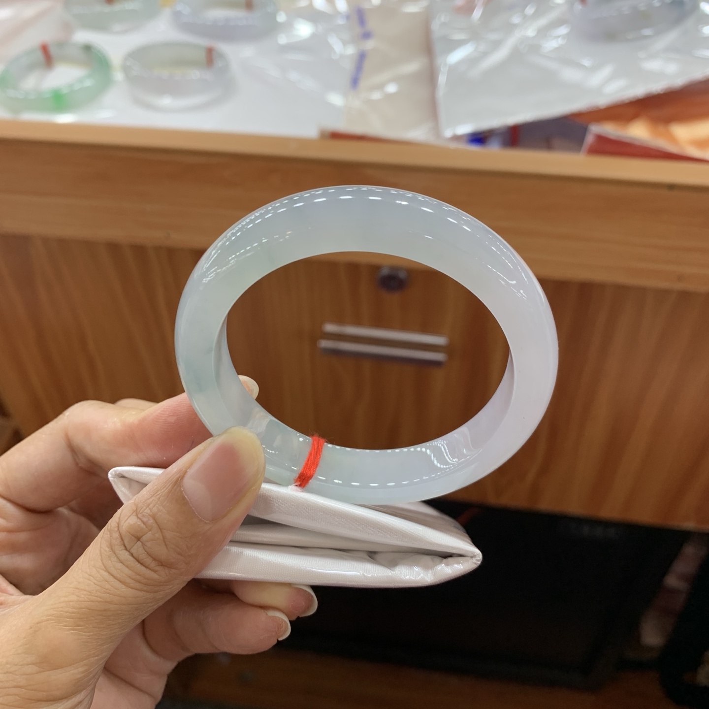 052021XY 飘花正圈翡翠手镯 55.8-12-8.8