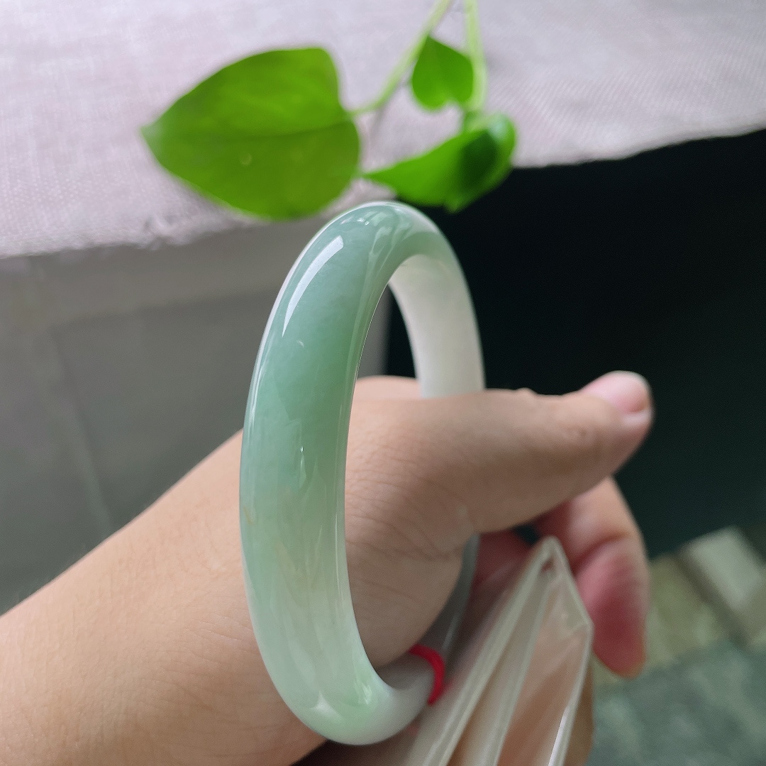 绿底正圈，窄条，水润细腻，清新简约，半山水，贵气，洒金，无裂，ss52228a
