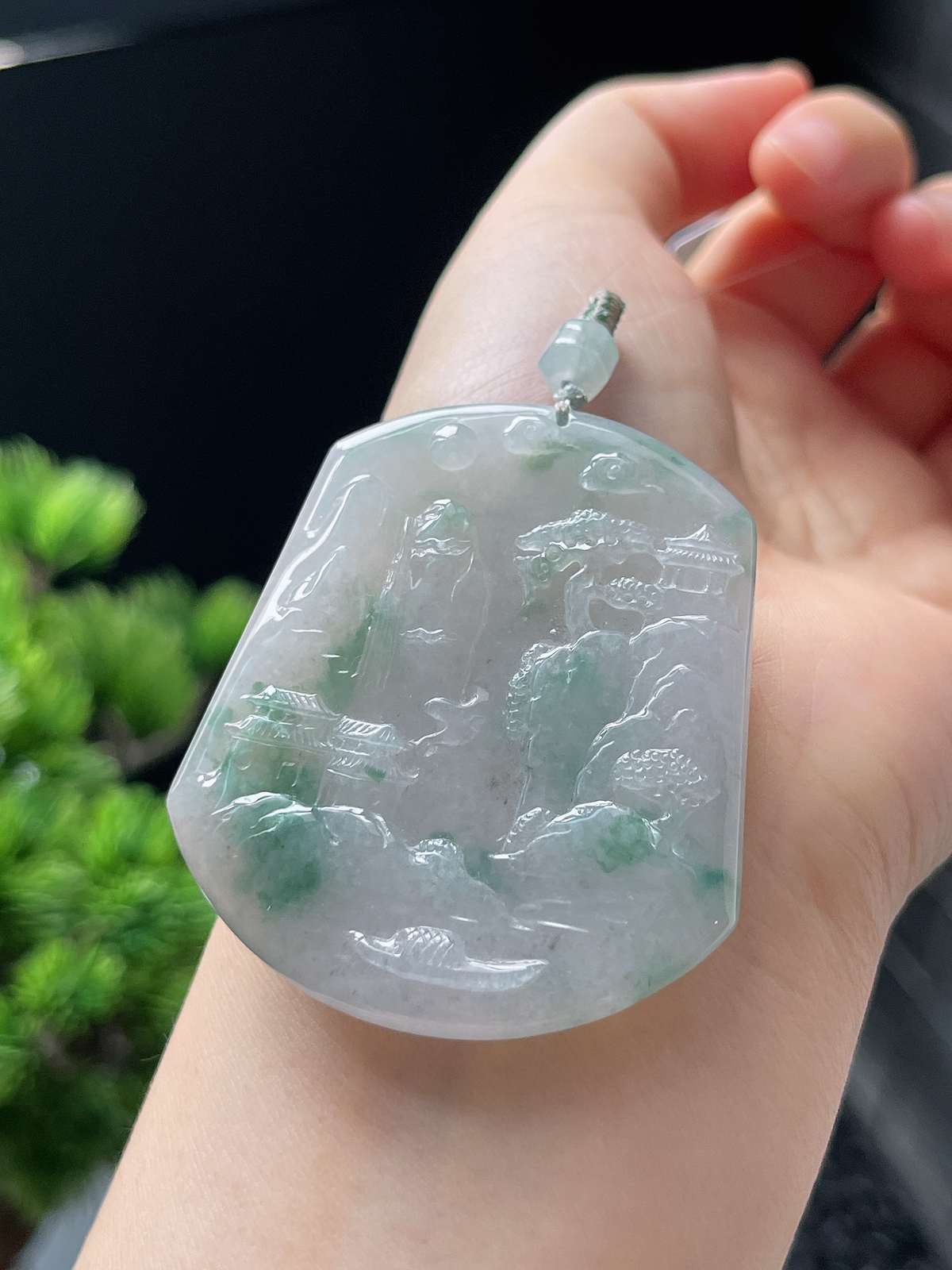 翡翠冰糯种飘绿山水牌